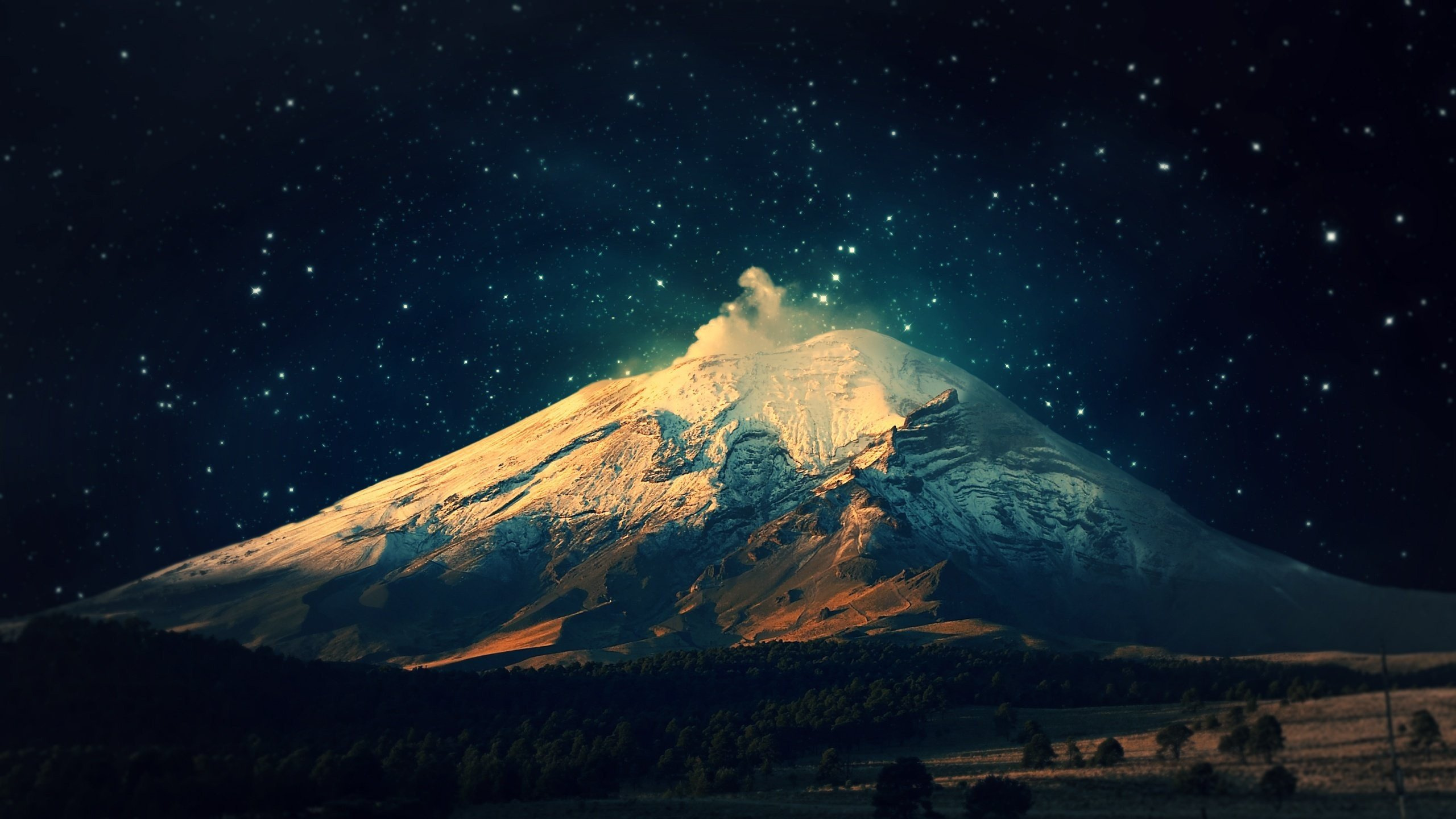 горы ночью красивое