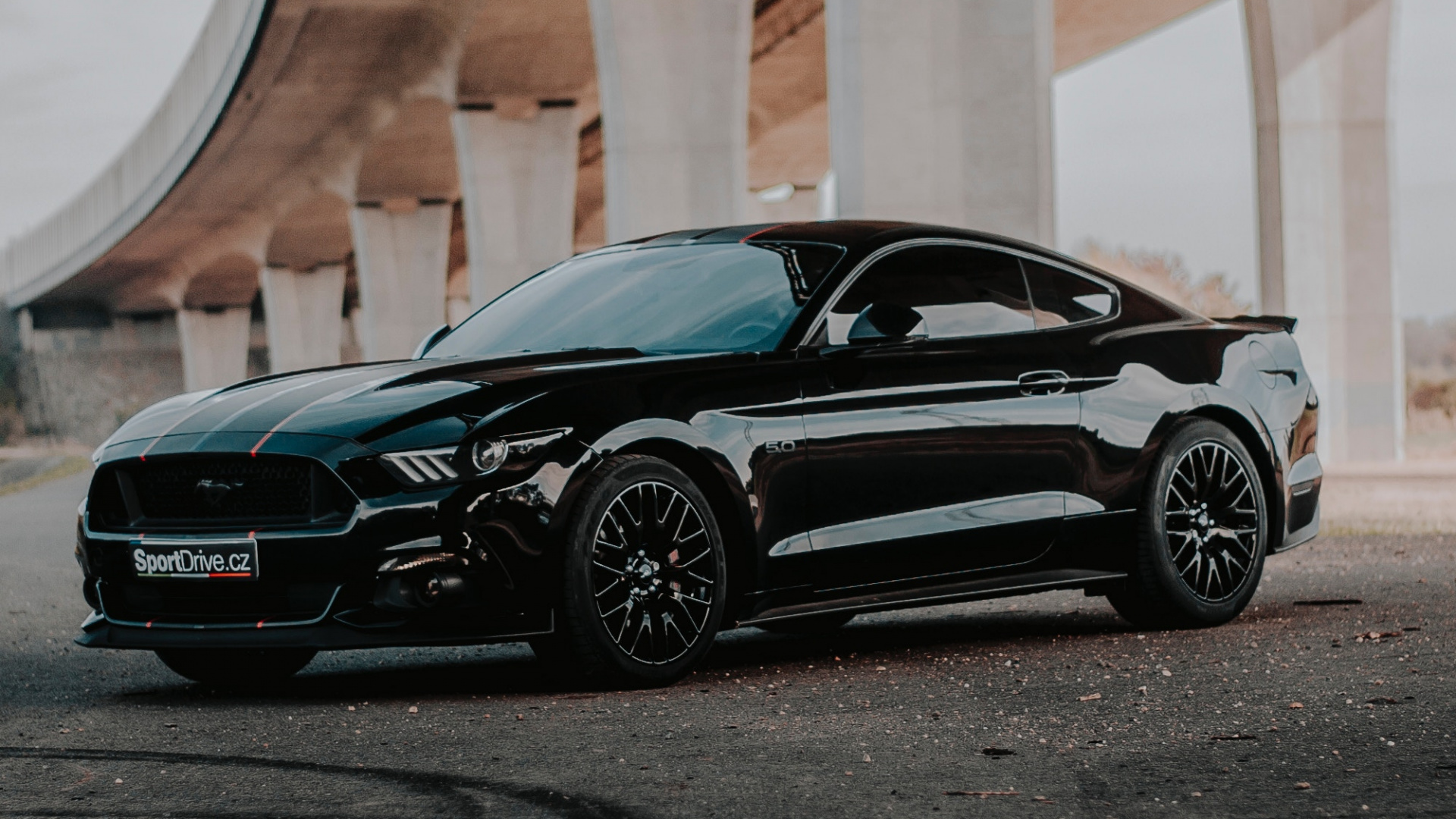 Ford mustang черный