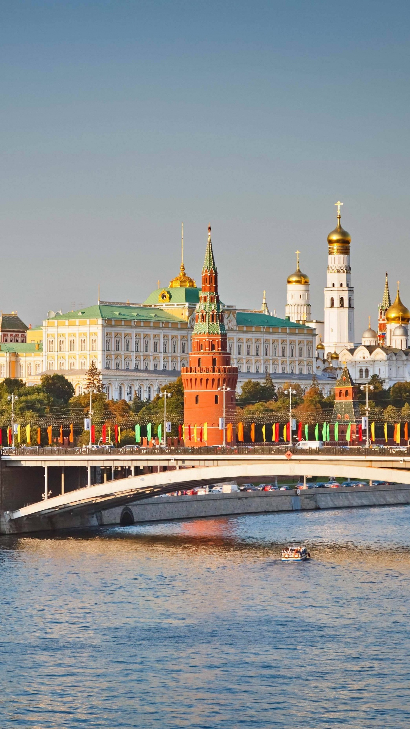 Мск на телефоне. Реки Москвы. Москва река Кремль. Вид на Кремль. Красивая Россия.