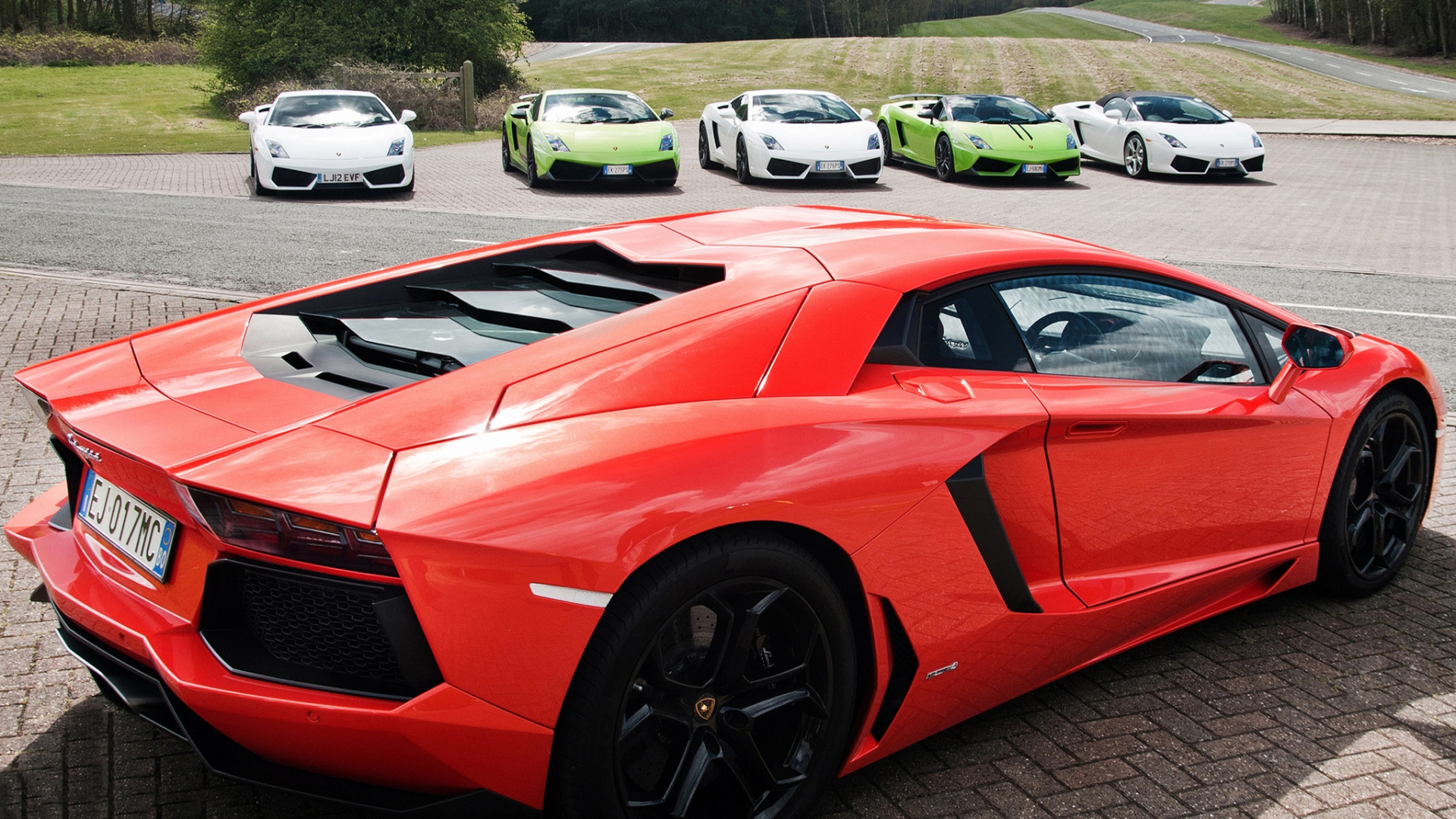 Lamborghini Aventador i lp720 4