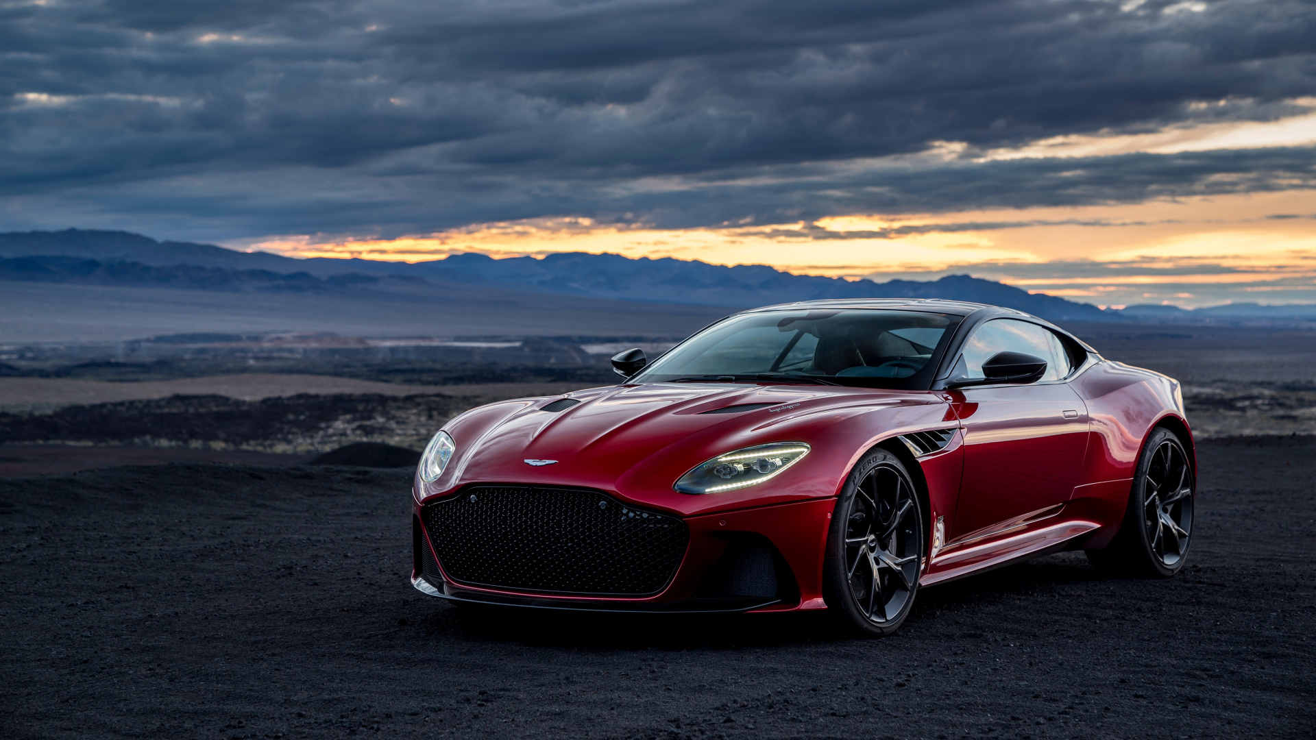 aston martin dbs superleggera