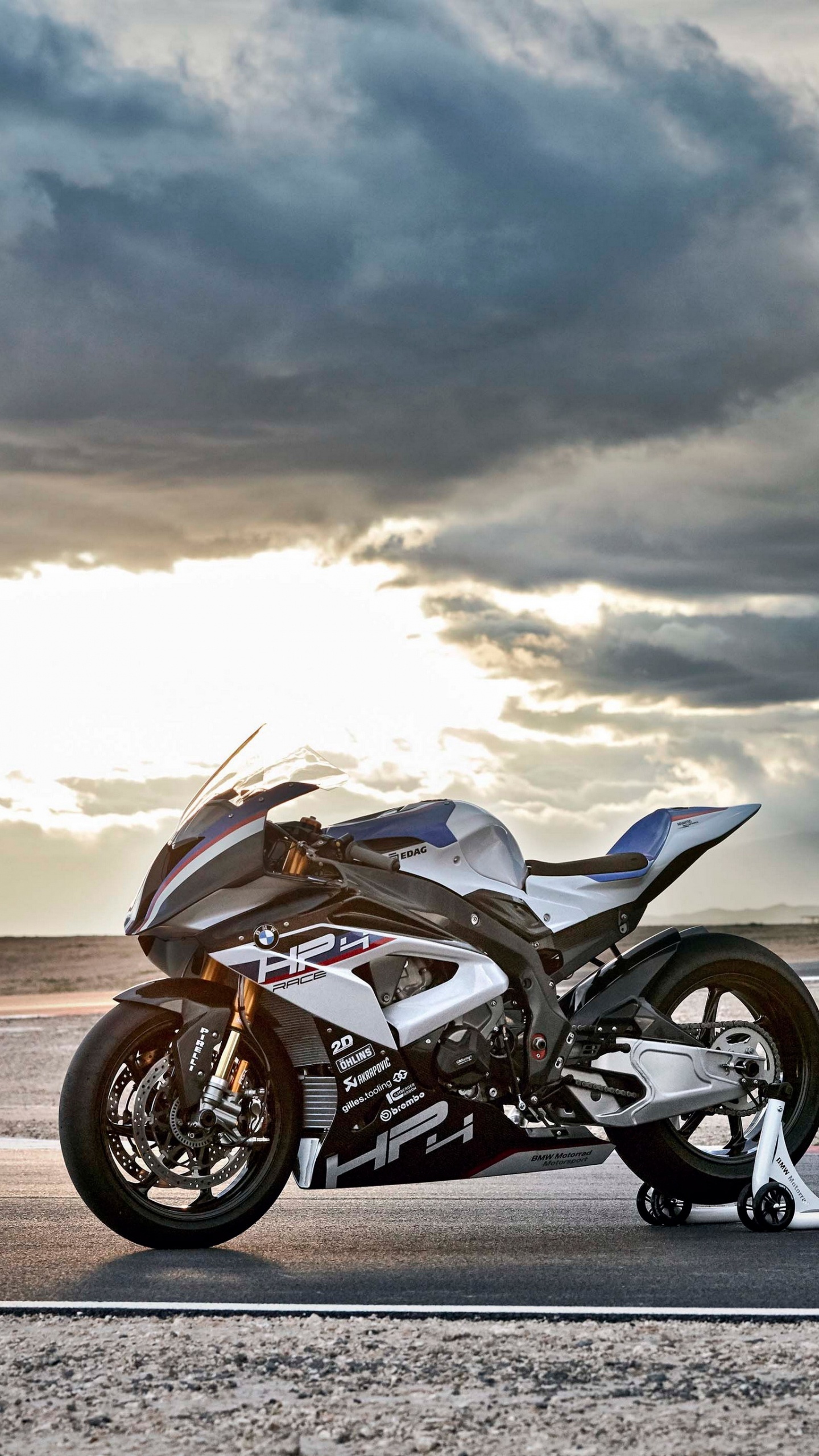 BMW hp4 Race Black