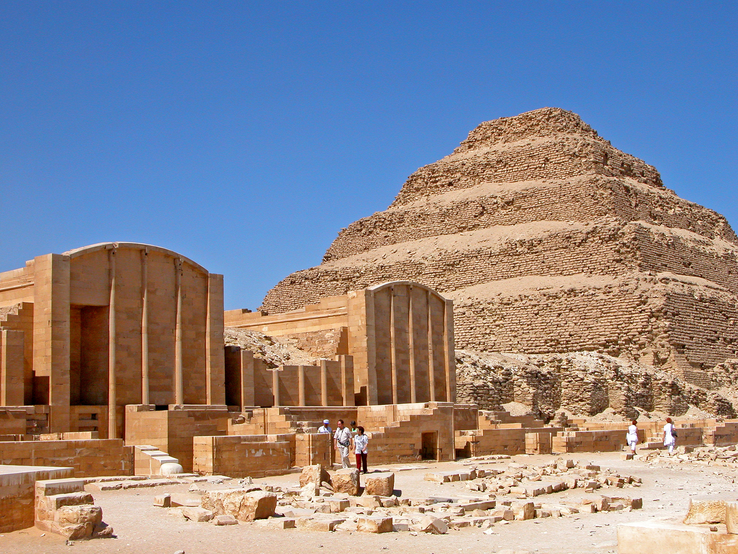 Пирамиды и храмы
