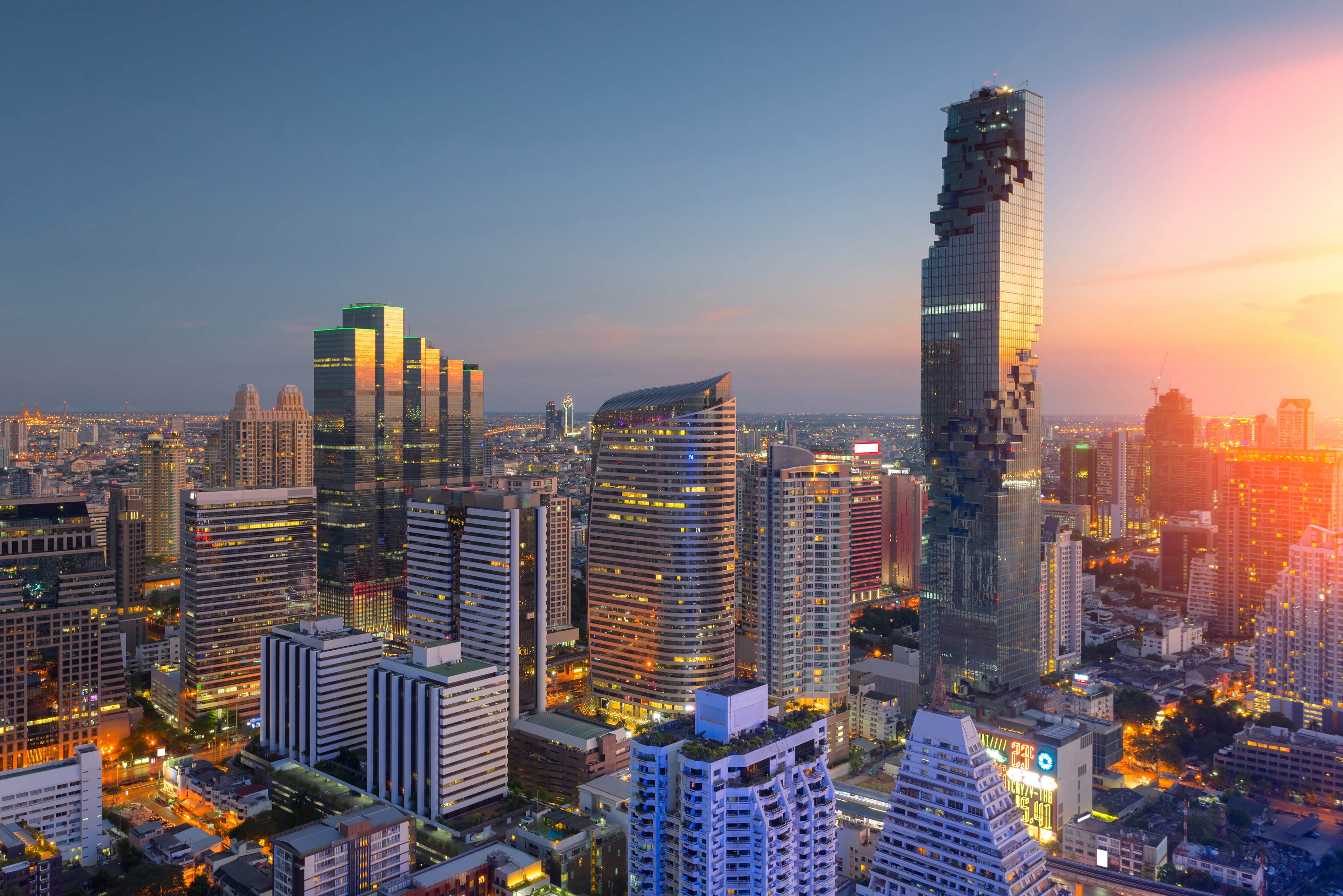 Крупнейшие города таиланда. Даунтаун в Бангкоке. Маханакхон Бангкок. Бангкок столица.