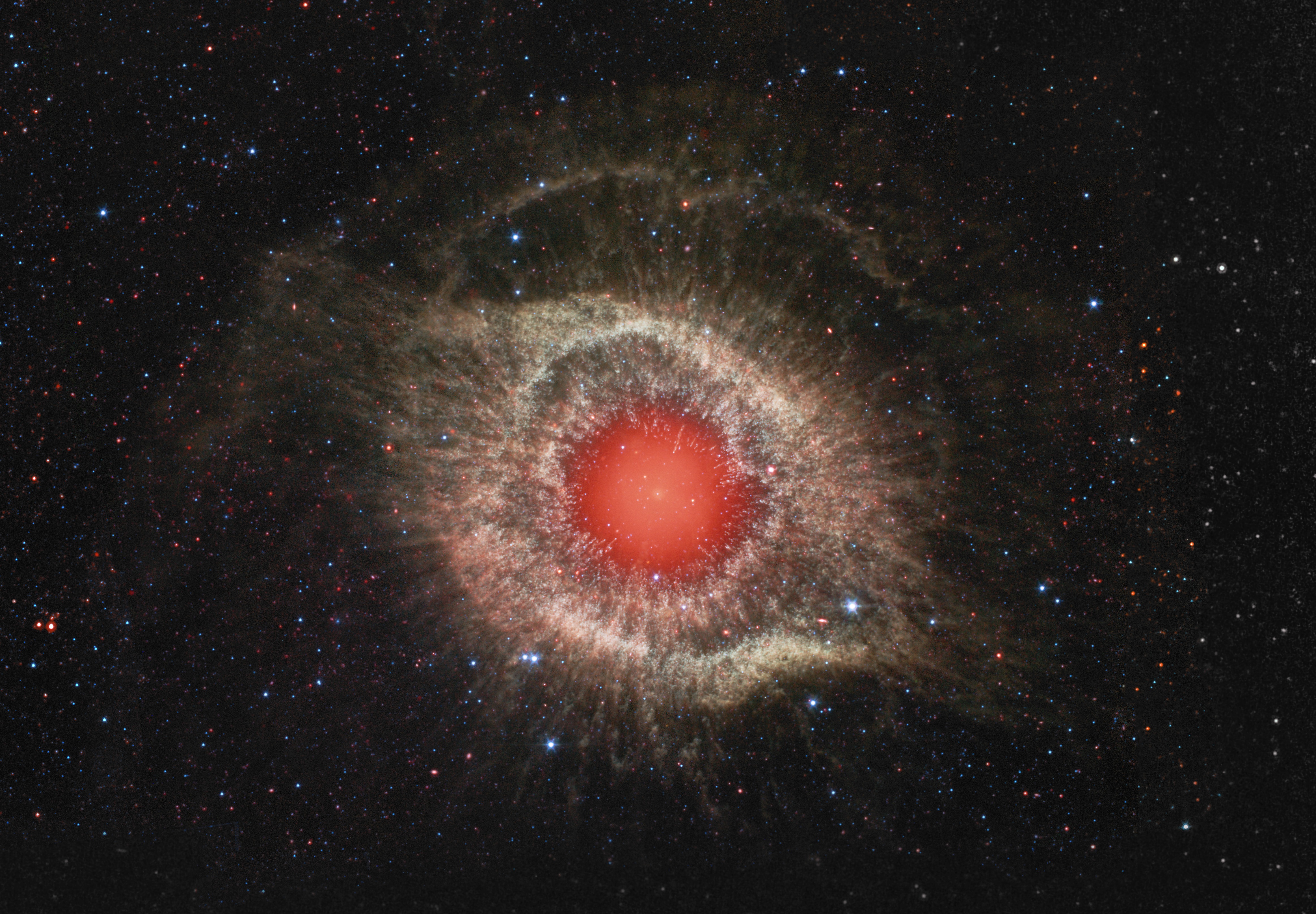 Глаз бога бесплатный поиск. Туманность NGC 7293 «улитка». Планетарная туманность глаз Бога. Туманность Хеликс Небула. Космос планетарная туманность NGC 7293.