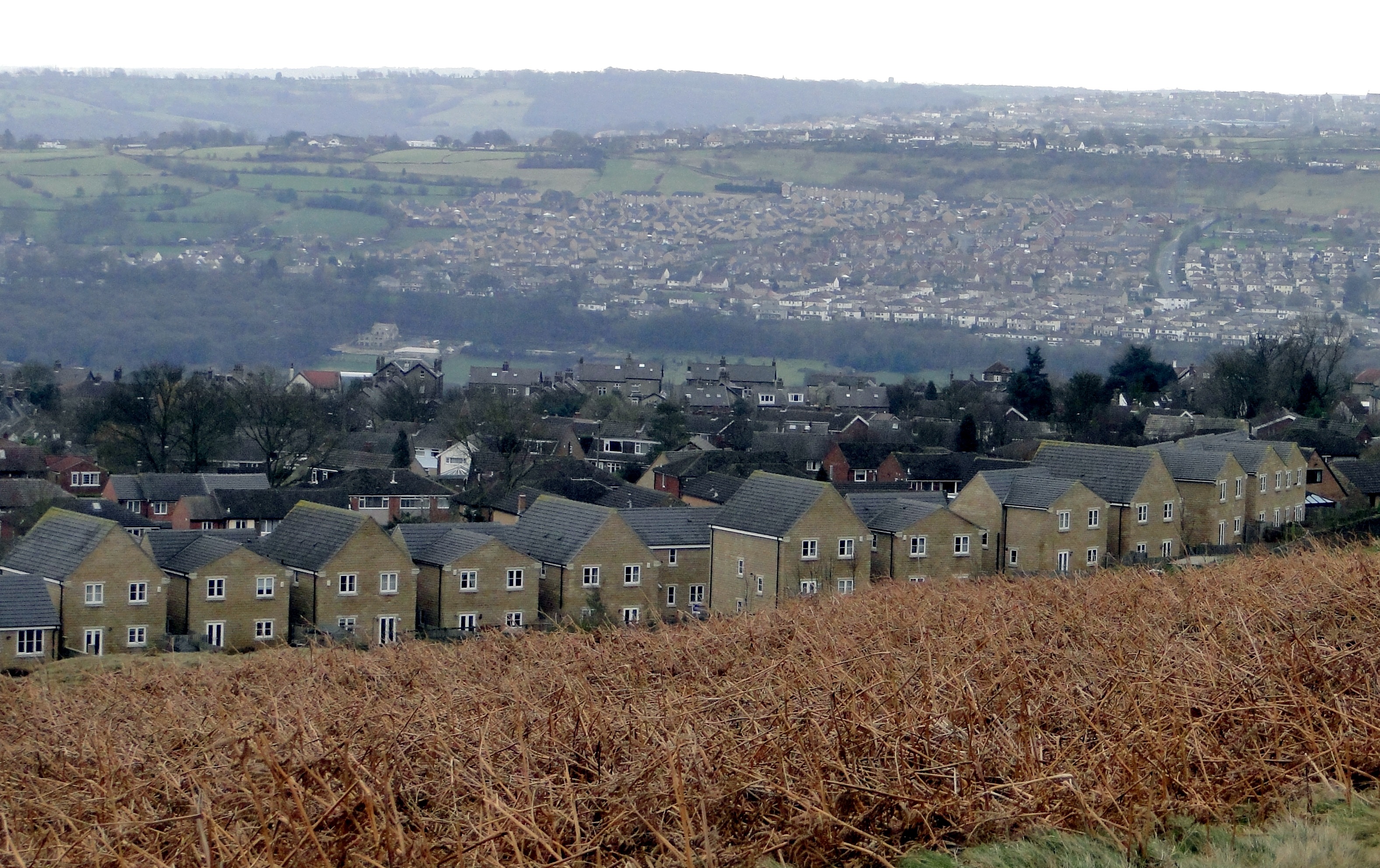 Поле перспектива. Стадион таджикистан. Мельница в поле. Широкое поле. Перспектива природа.