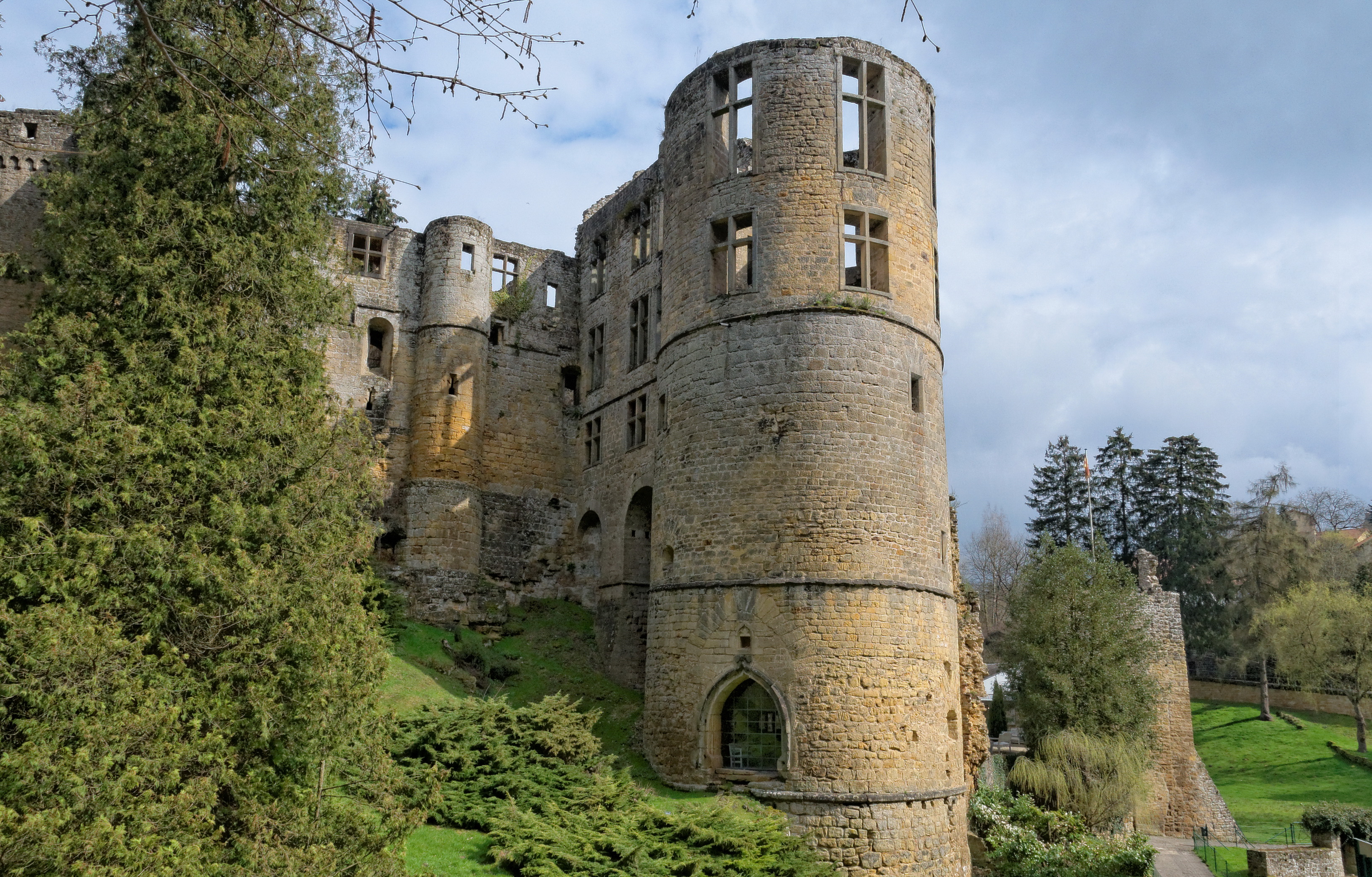 Замок Бофор Люксембург