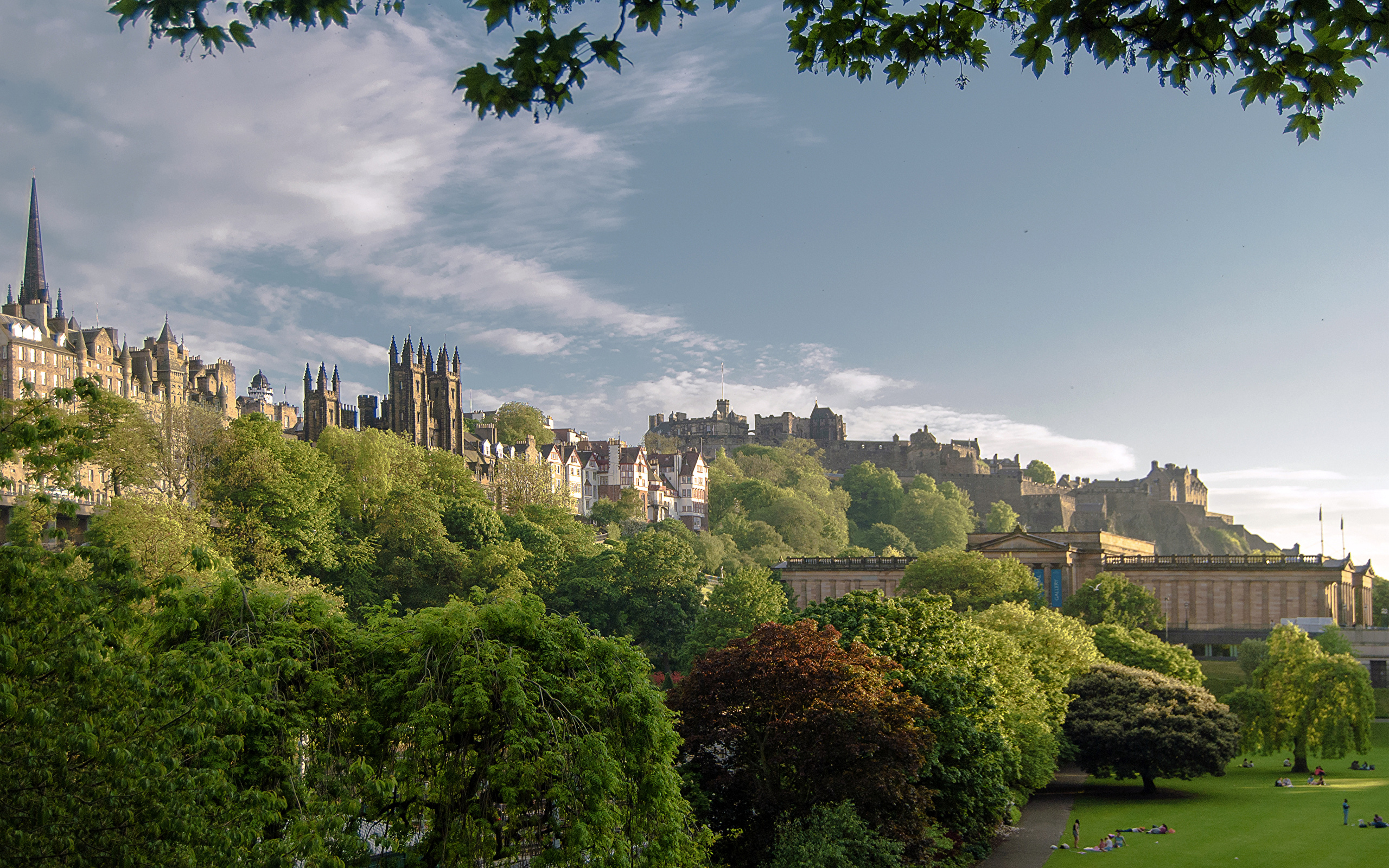 Edinburgh the capital of england. Шотландия столица Эдинбург. Королевство Великобритания Эдинбург. Эдинбург Шотландия фото. Эдинбург Шотландия, Эдинбург, часы.