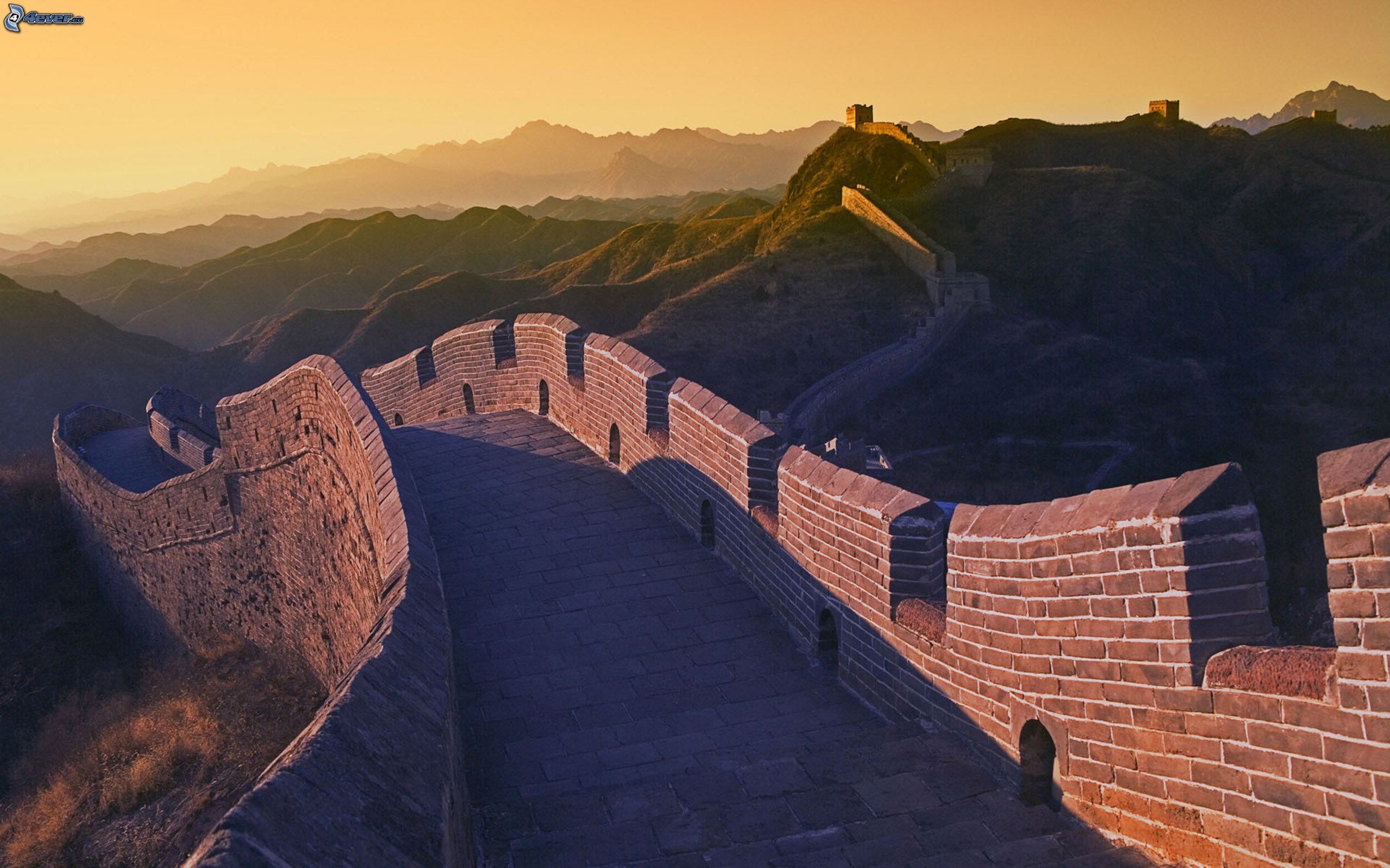 Wallpaper china. Великая китайская стена Цинь Шихуанди. Семь чудес света китайская стена. Великая китайская стена панорама. Китайская стена Фоменко.