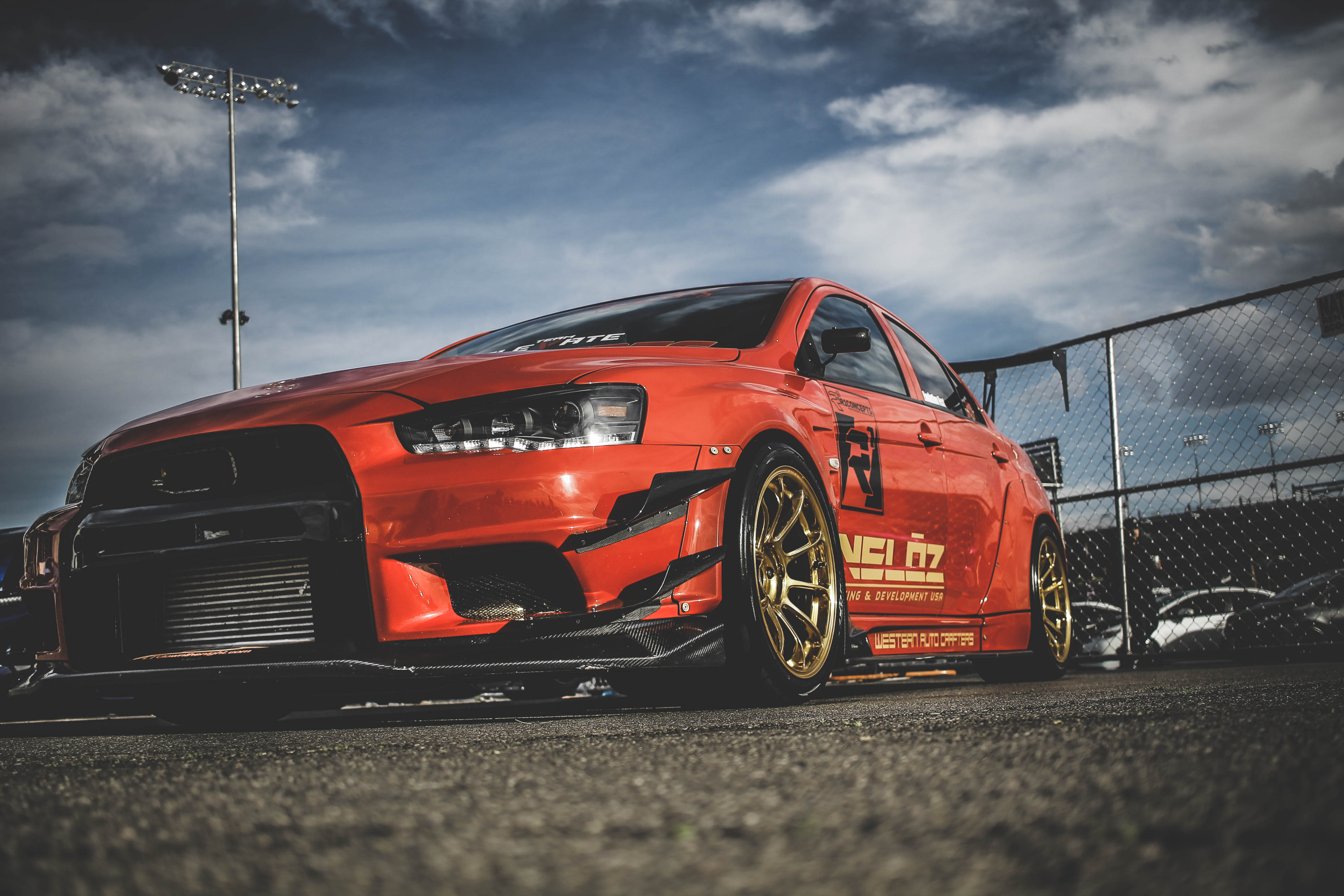 Крутая 10. Mitsubishi Lancer Evolution 10 4k. Митсубиси EVO 10 спорт. Mitsubishi Lancer Evolution x 4к. Лансер 10 EVO.