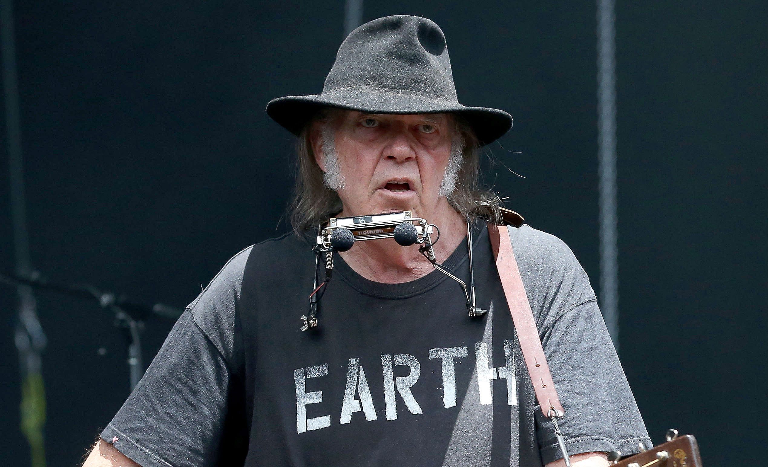 I ll retire. Зарубежные музыканты сейчас. Neil young. Донован (музыкант)