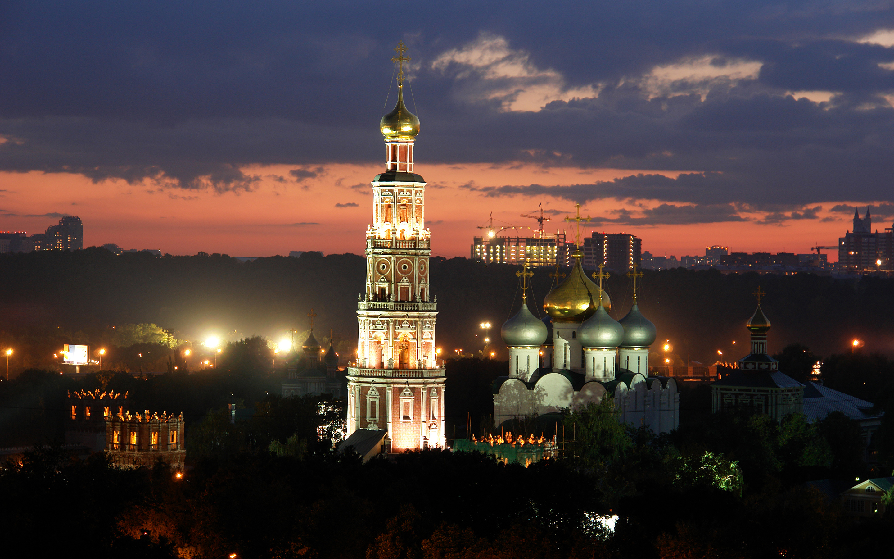 Храмы москвы ночью