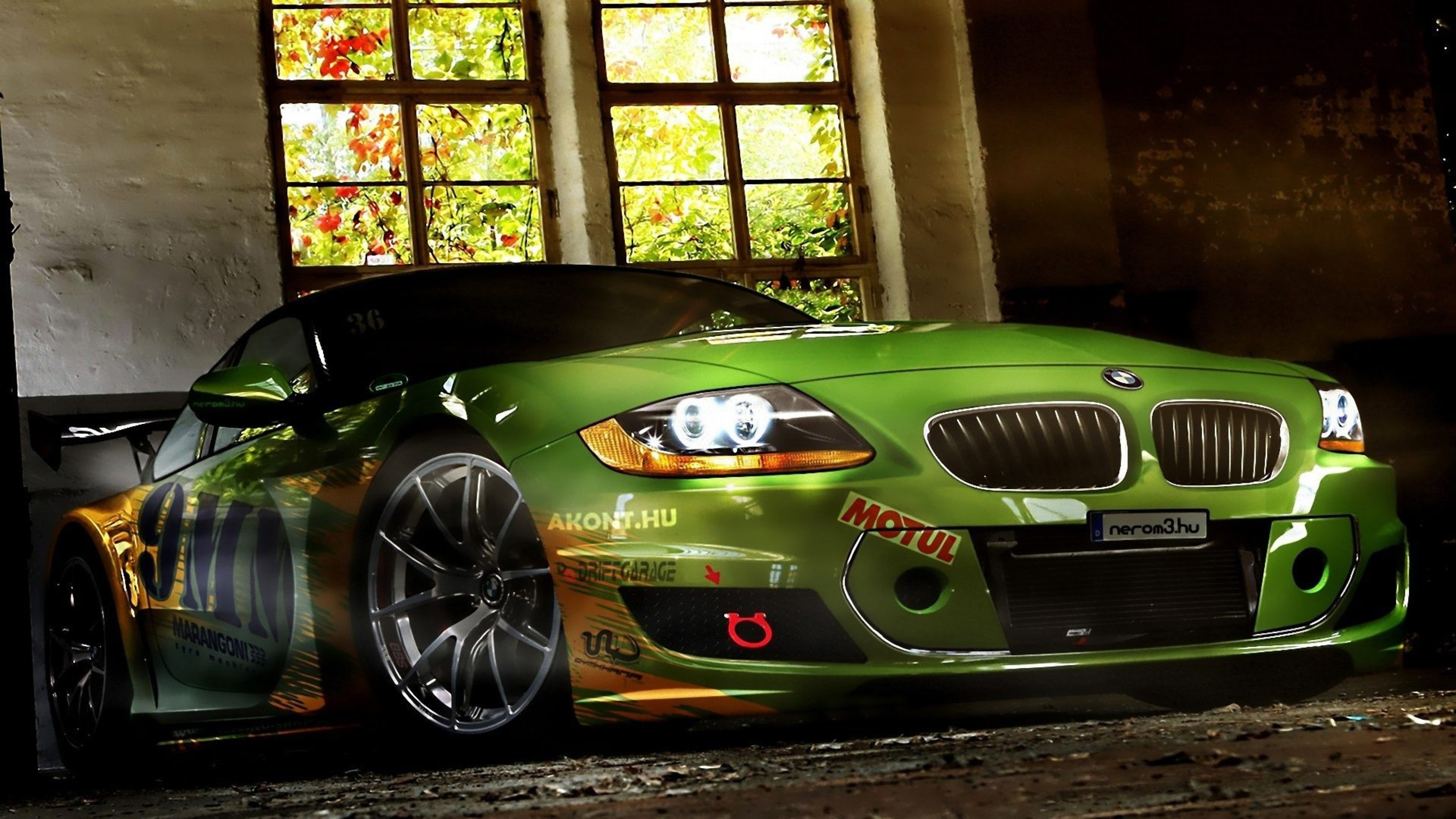 Обои на экран машины. BMW e92 Green. Green BMW z4 car. BMW m5 неон.