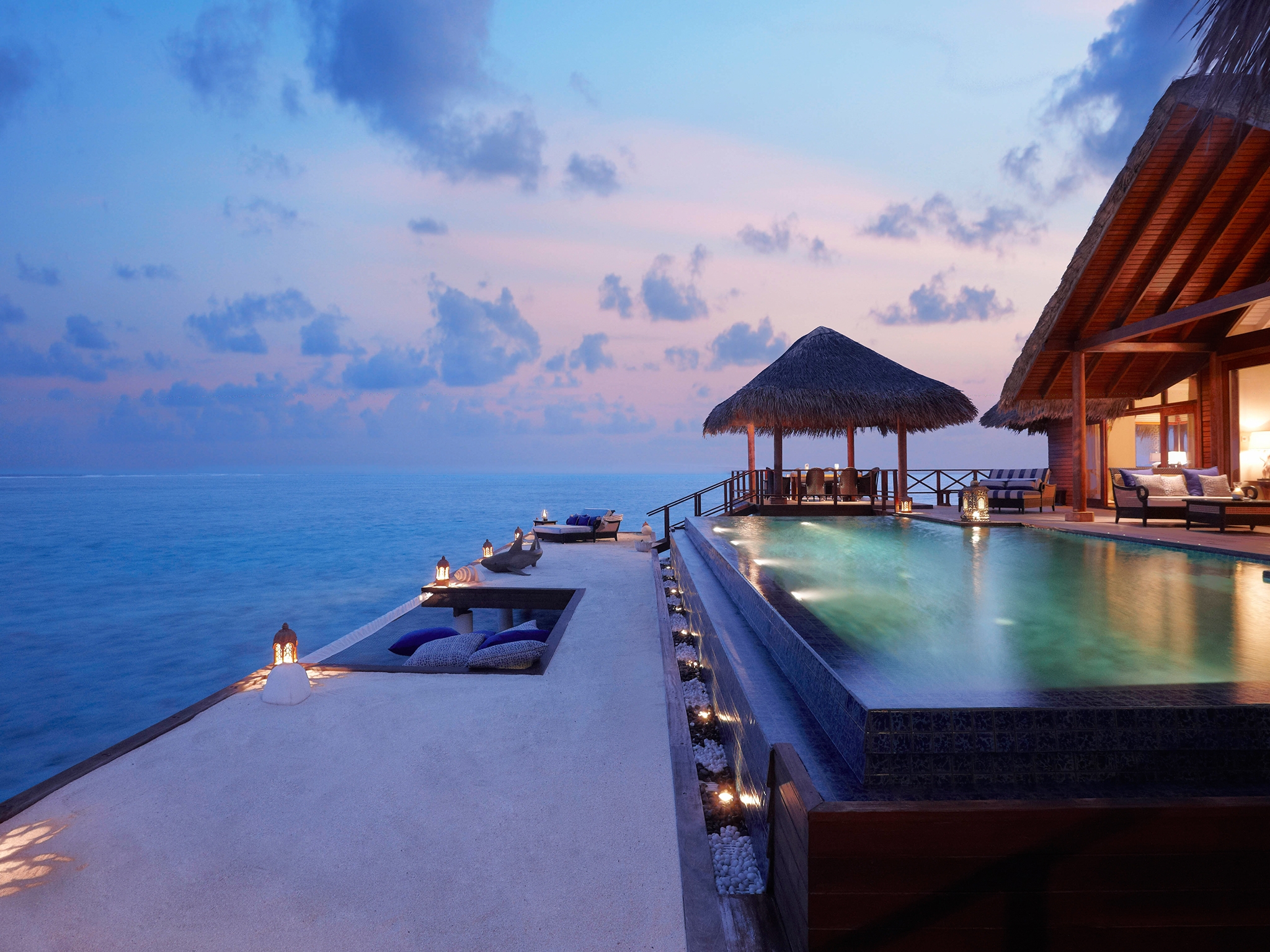 Luxury full. Бунгало на Бали. Тадж экзотика Мальдивы. Гостиничный комплекс «цветок океана» (Ocean Flower), Мальдивы. Мальдивы Резорт лакшери.