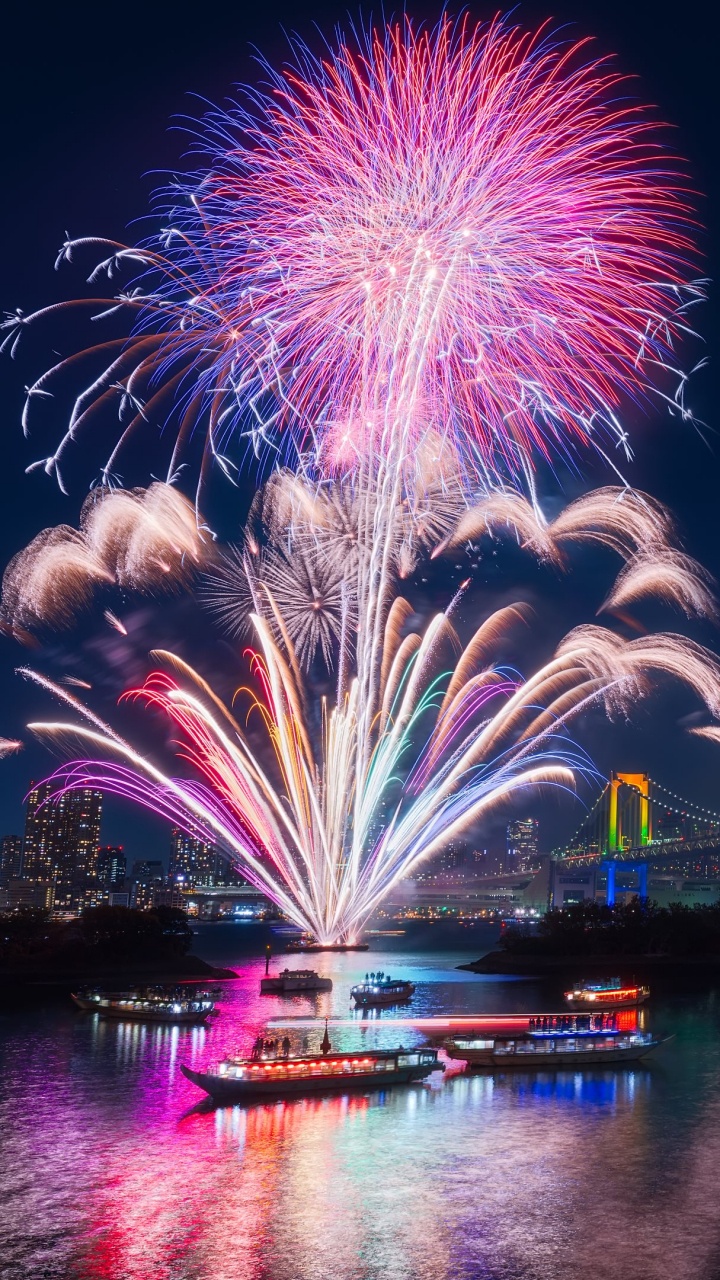 Обои салют, отражение, ориентир, событие, День независимости в разрешении 720x1280