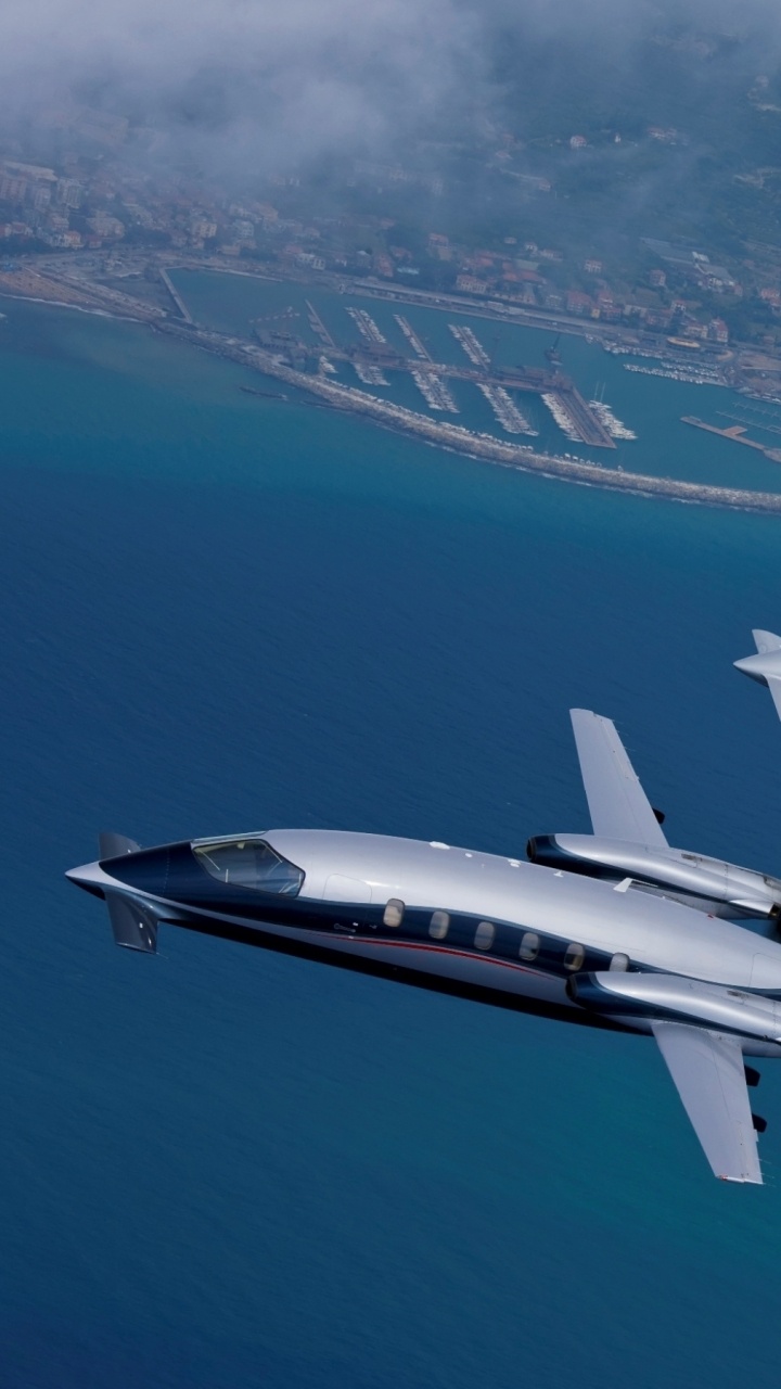 Обои авиация, аэрокосмическая техника, полет, воздушное путешествие, авиационный двигатель в разрешении 720x1280