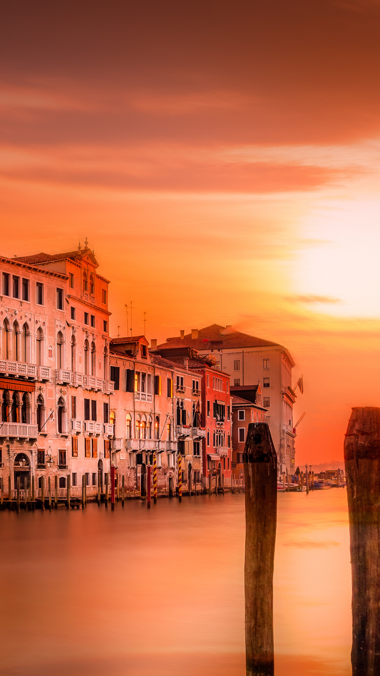 Обои Гранд-канал, водный путь, отражение, закат, вечер в разрешении 750x1334