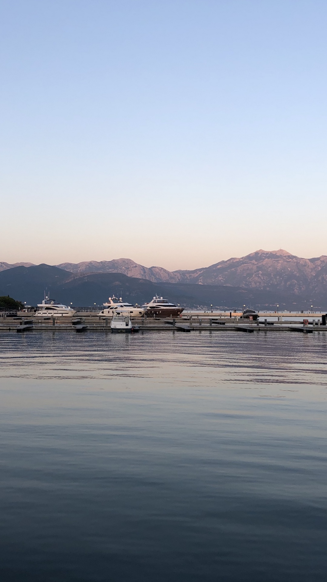 Обои Калазетта, Архипелаг Сульчис, Sola of Santantoco, Скольо Mangiabarche, плоский остров в разрешении 1080x1920