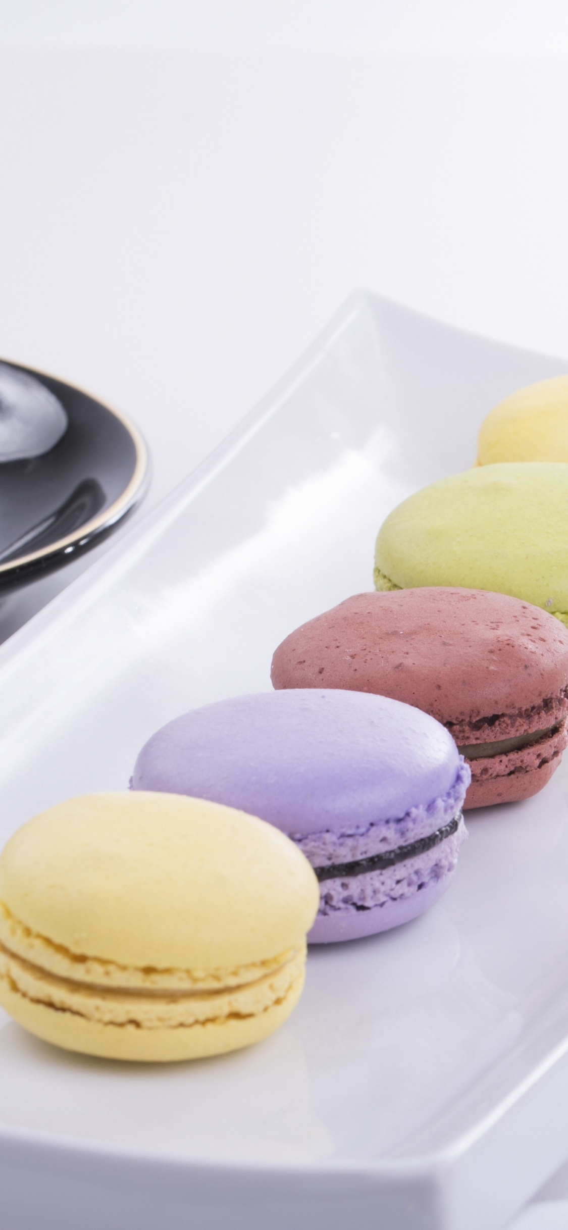 Обои миндальное печенье, макарон, пища, сладость, кофейная чашка в разрешении 1125x2436