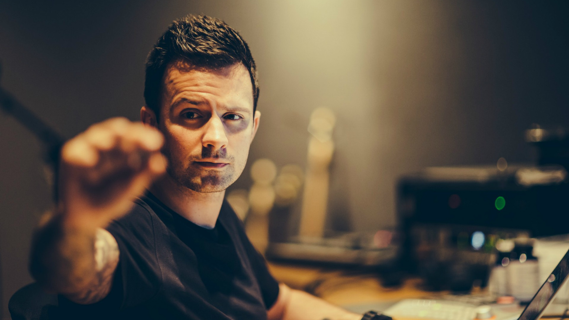 Обои музыкальный исполнитель, забава, портрет, человек, Альбом в разрешении 1920x1080