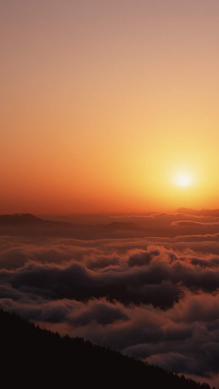 Обои восход солнца, горизонт, закат, послесвечение, гора в разрешении 750x1334