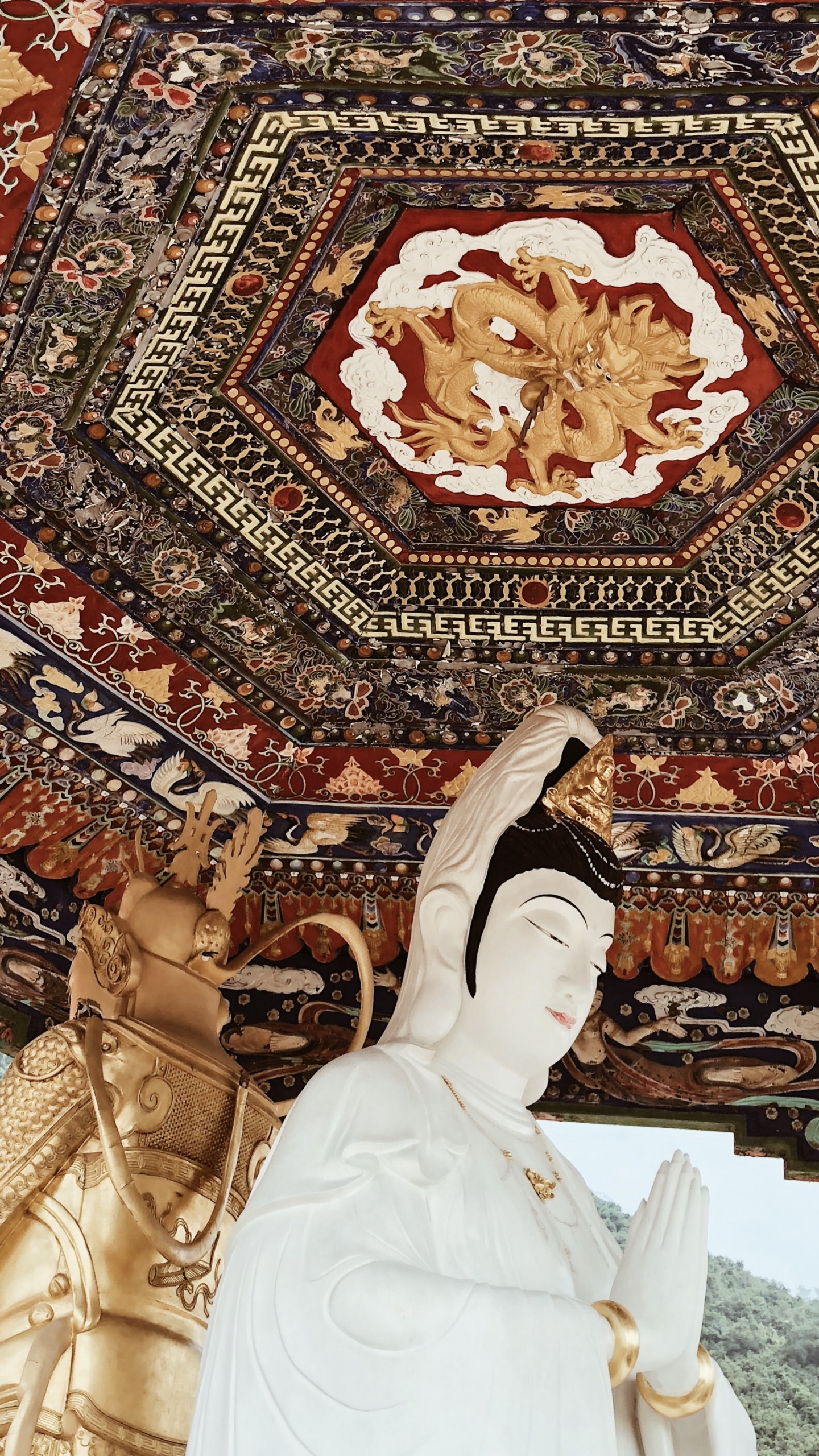 Обои Гонконг, Монастырь Десяти Тысяч Будд, ткань, скульптура, арт в разрешении 1440x2560