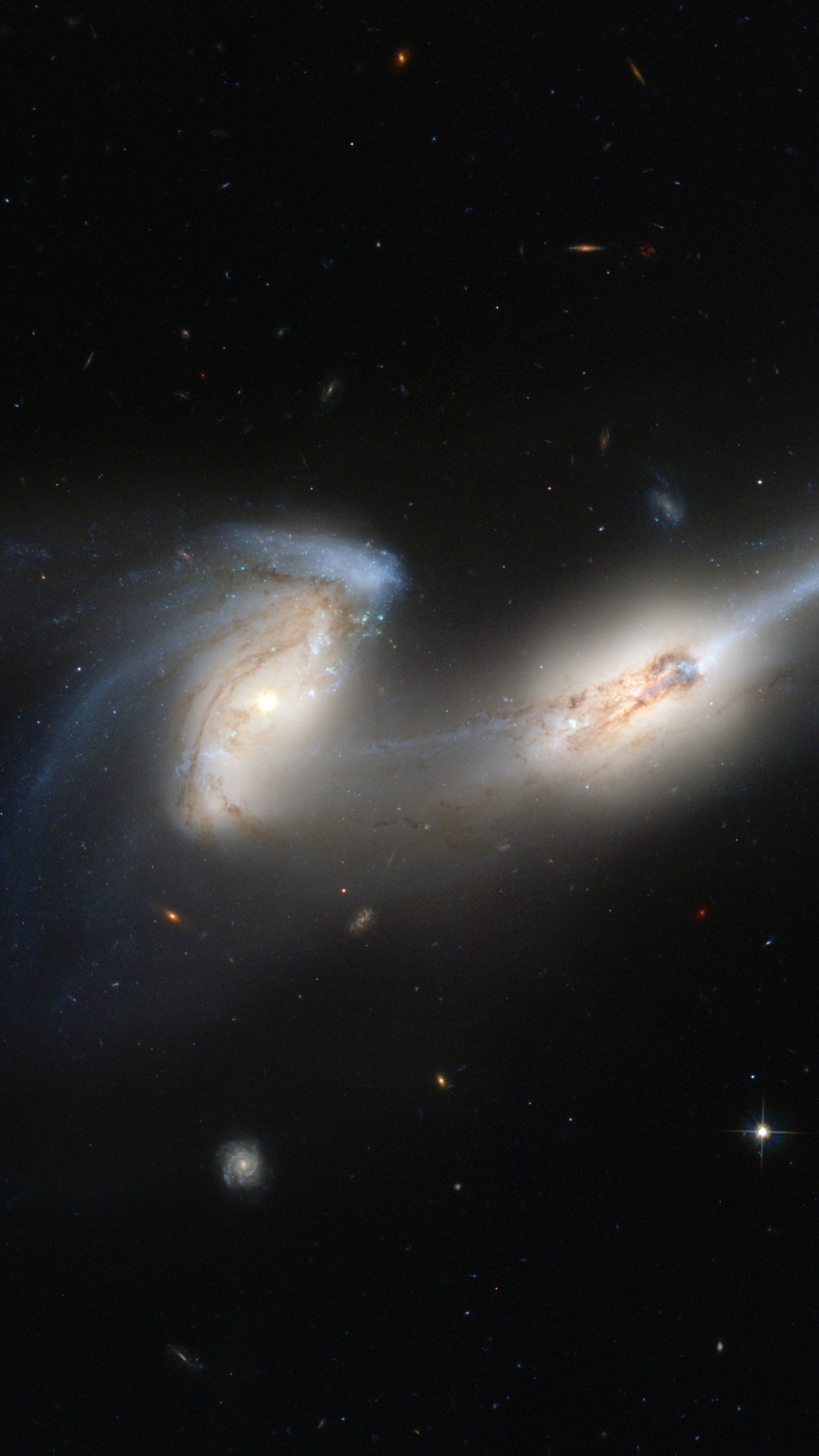 Обои Галактика, спиральная Галактика, взаимодействующие галактики, космическое пространство, астрономический объект в разрешении 1080x1920