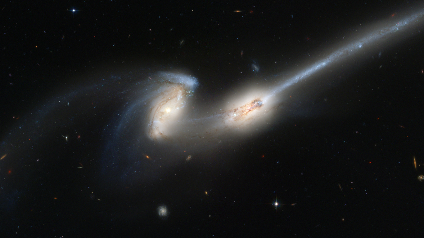 Обои Галактика, спиральная Галактика, взаимодействующие галактики, космическое пространство, астрономический объект в разрешении 1366x768