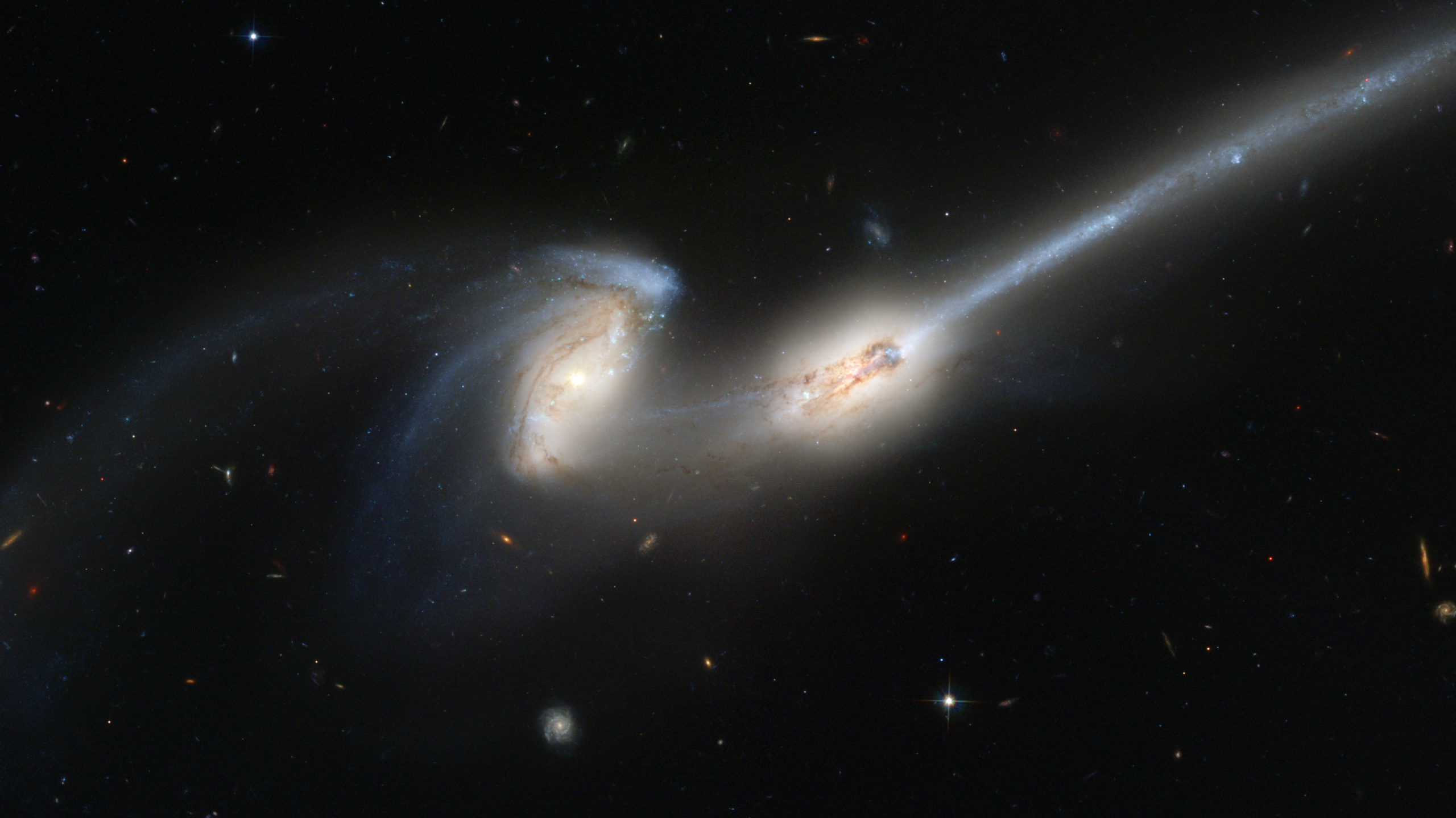 Обои Галактика, спиральная Галактика, взаимодействующие галактики, космическое пространство, астрономический объект в разрешении 2560x1440
