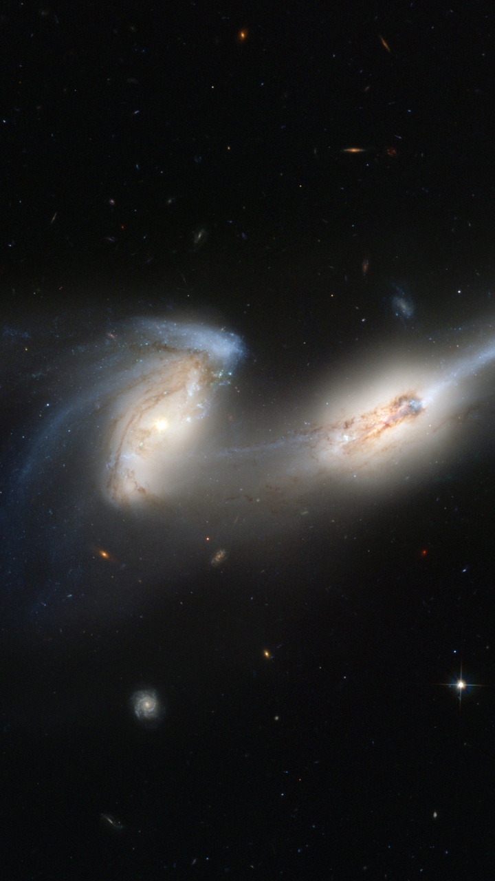 Обои Галактика, спиральная Галактика, взаимодействующие галактики, космическое пространство, астрономический объект в разрешении 720x1280