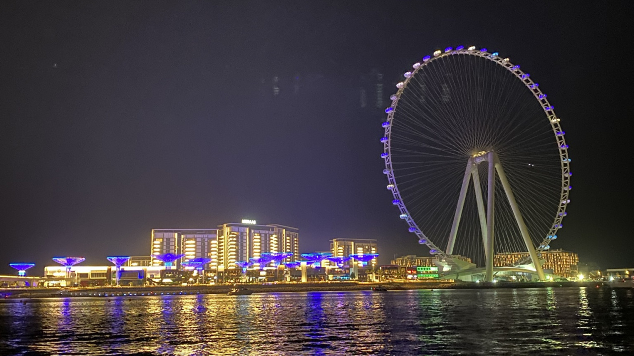 Обои Дубай, отражение, водоем, ночь, природа в разрешении 1280x720