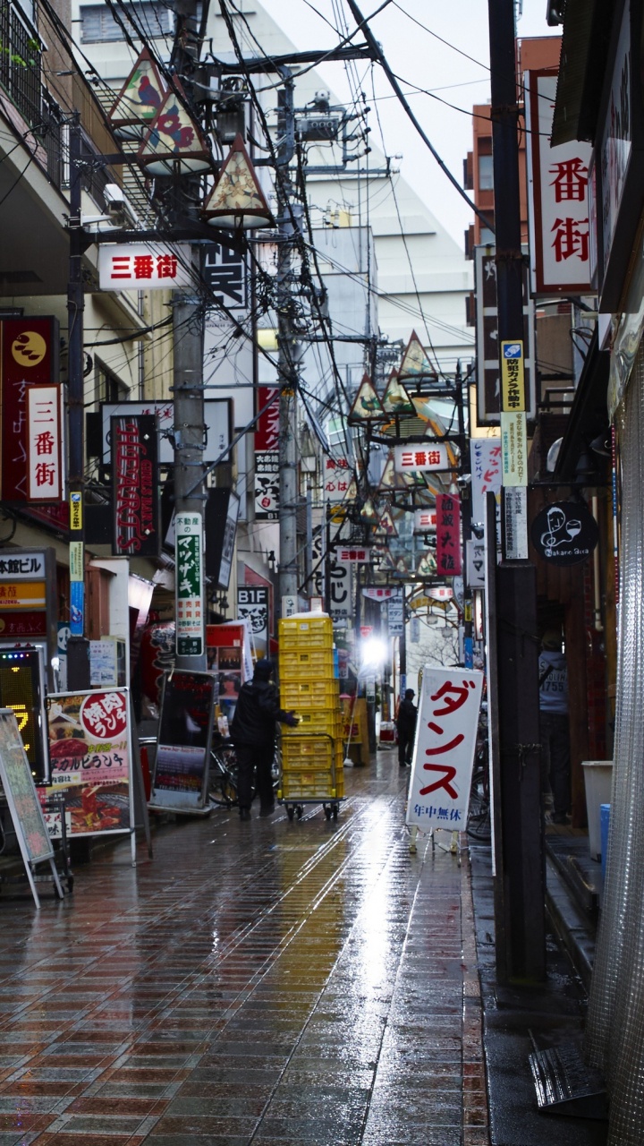 Обои улица, городок, аллея, городской район, пешеход в разрешении 720x1280