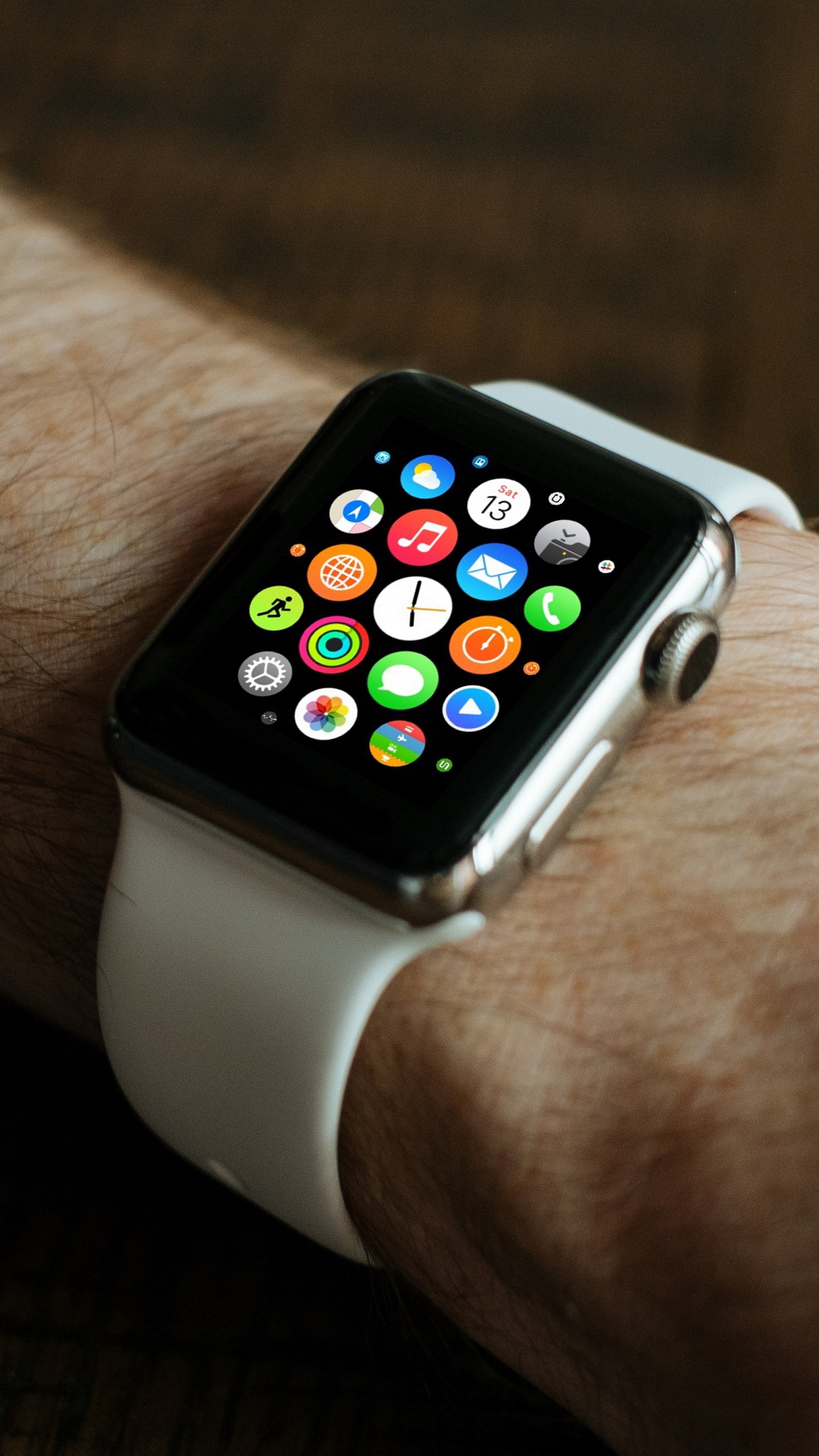 Обои умные часы, apple, часы, наручные, модный аксессуар в разрешении 1440x2560