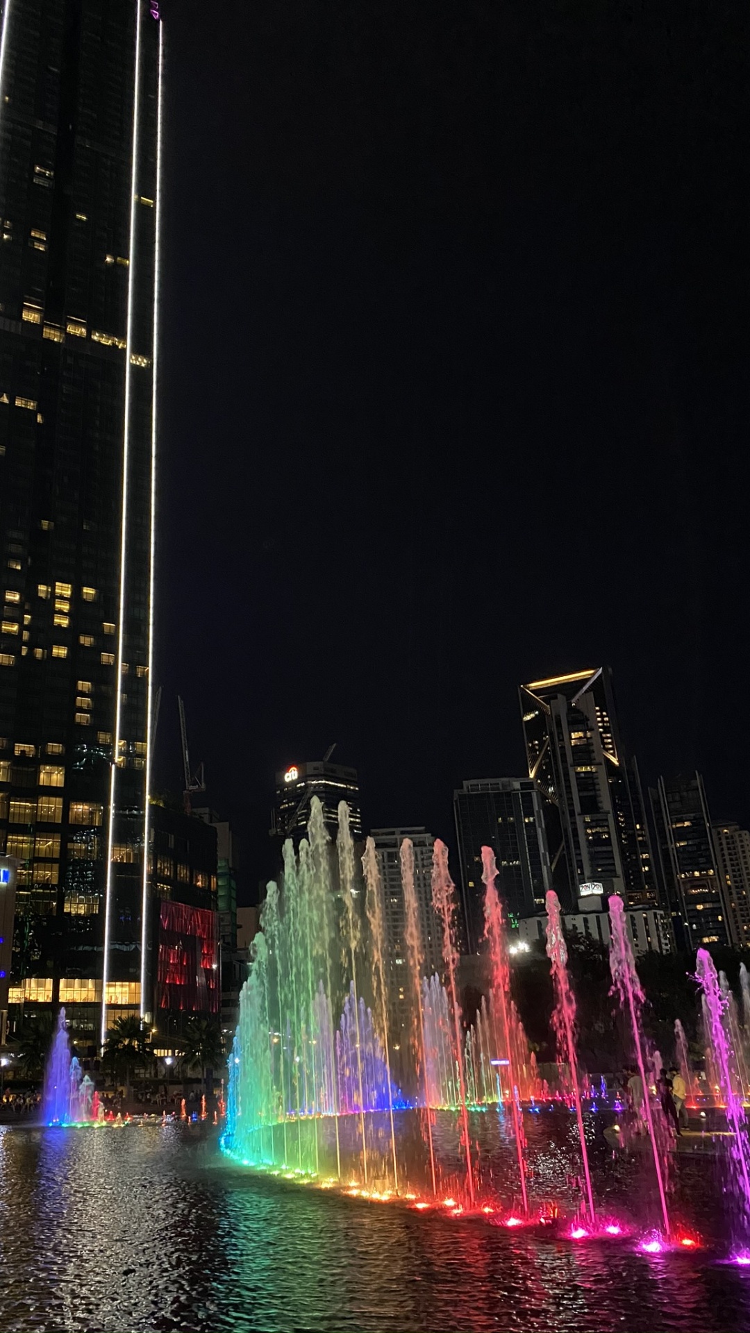 Обои отражение, вода, водоем, ночь, природа в разрешении 1080x1920