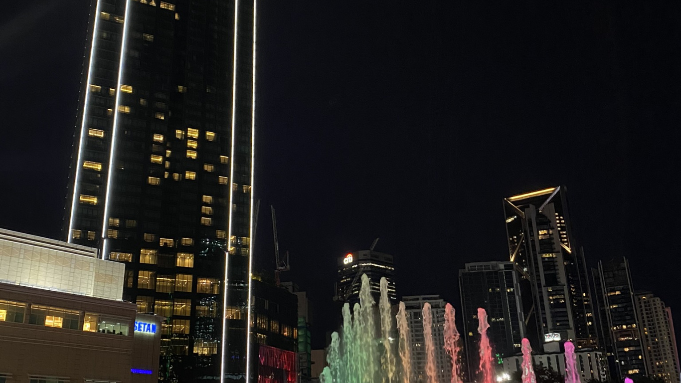 Обои отражение, вода, водоем, ночь, природа в разрешении 1366x768