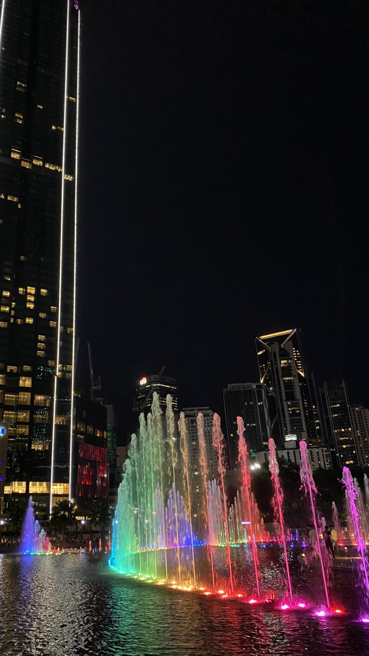 Обои отражение, вода, водоем, ночь, природа в разрешении 720x1280