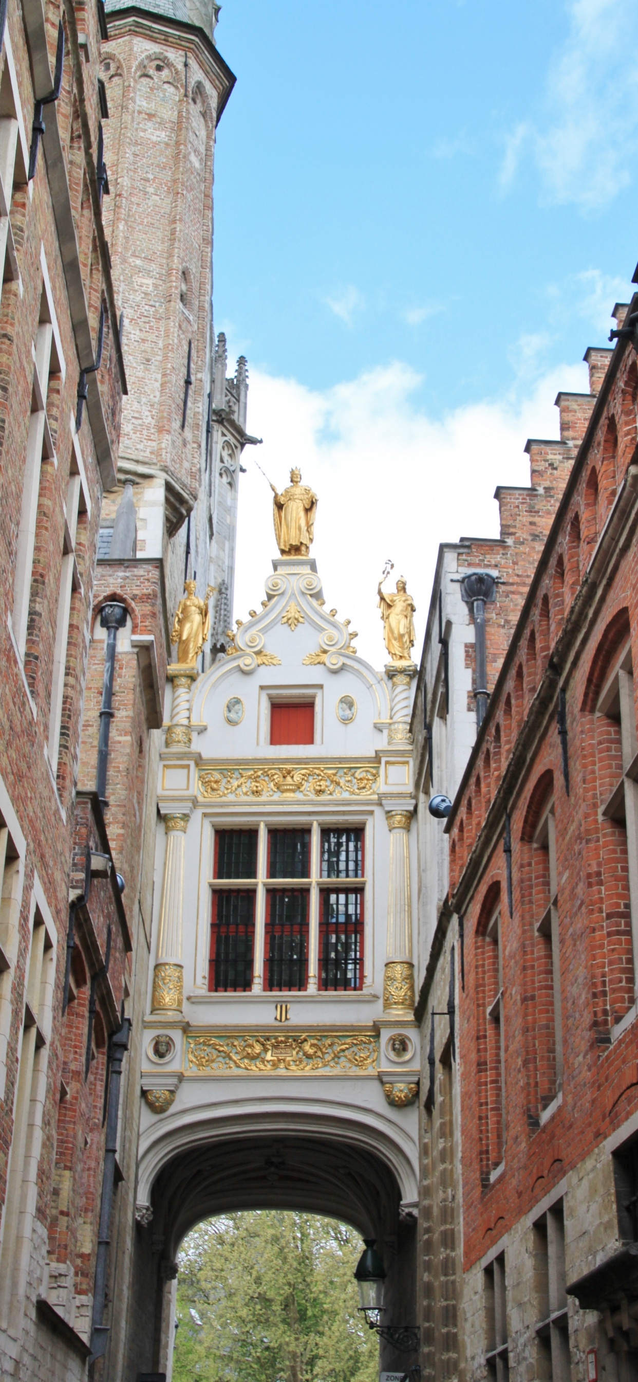 Обои здание, архитектура, городок, средневековая архитектура, фасад в разрешении 1242x2688