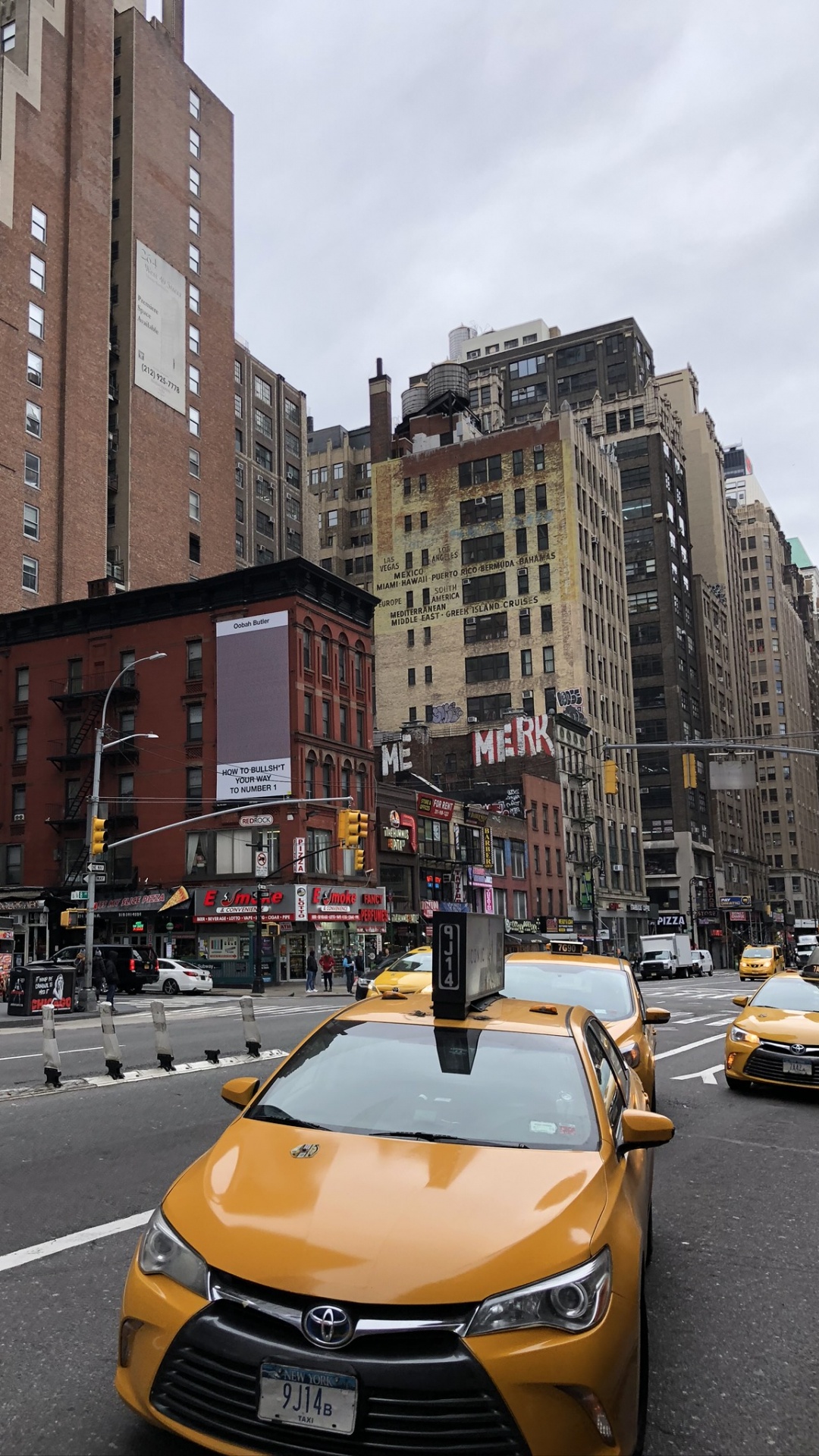 Обои Нью-Йорк, Король, окно, компактный автомобиль, автомобиль среднего размера в разрешении 1080x1920