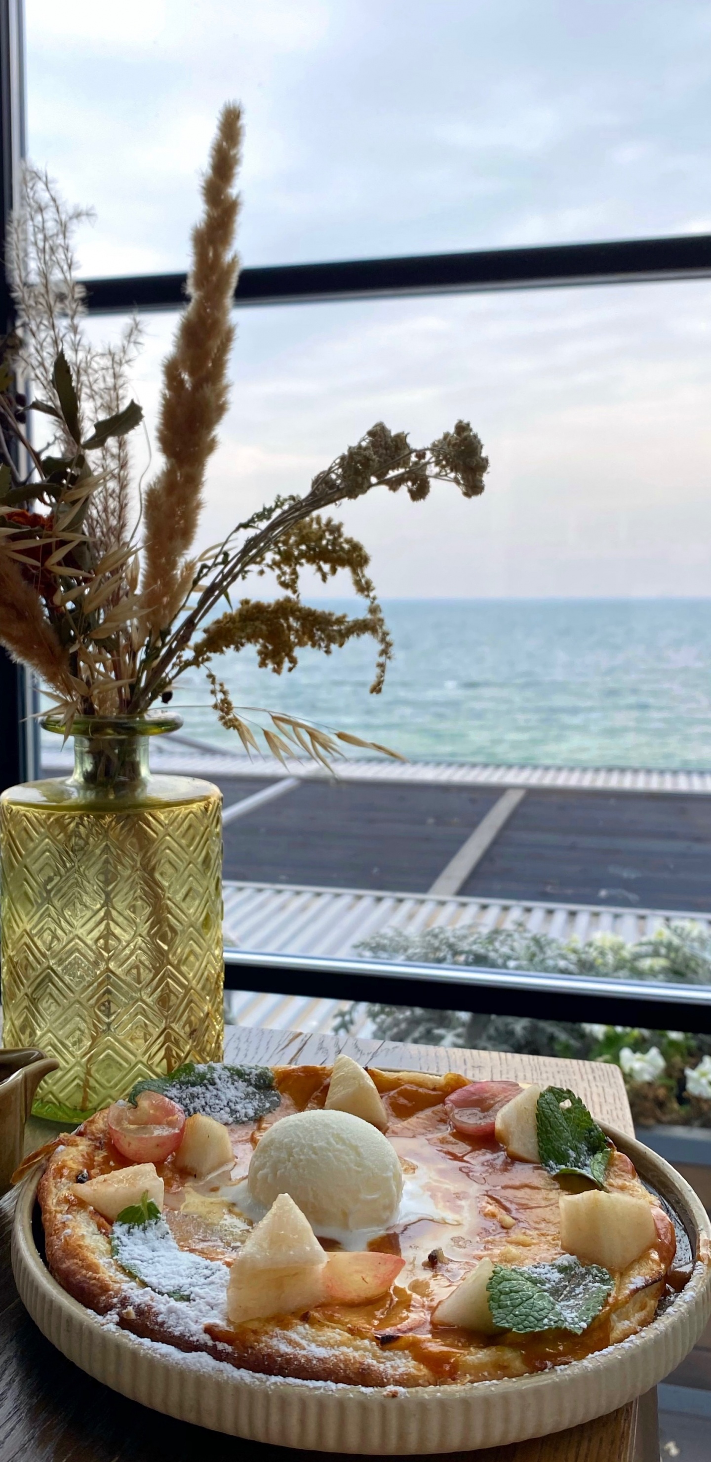 Обои ветвь, древесина, прут, океан, домашние аксессуары в разрешении 1440x2960