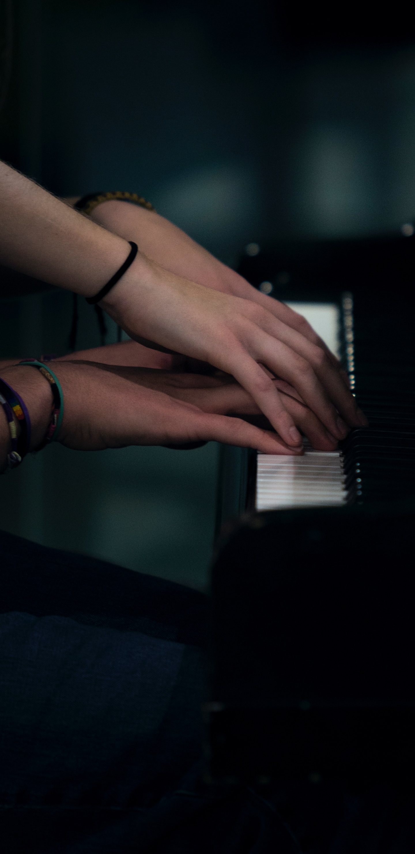 Обои фортепьяно, пианист, музыкант, рука, технологии в разрешении 1440x2960