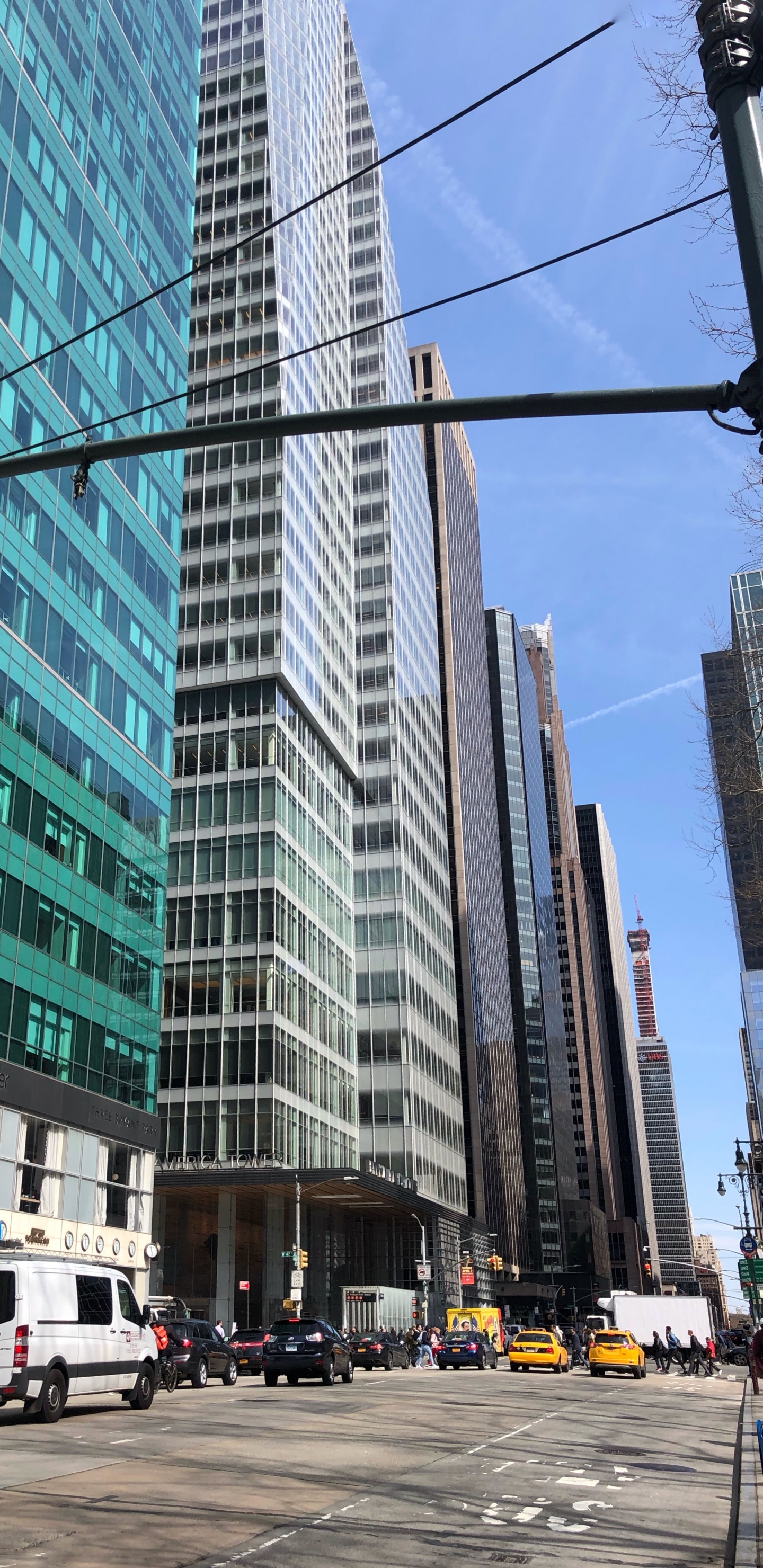 Обои Нью-Йорк, окно, башня, метрополия, город в разрешении 1440x2960