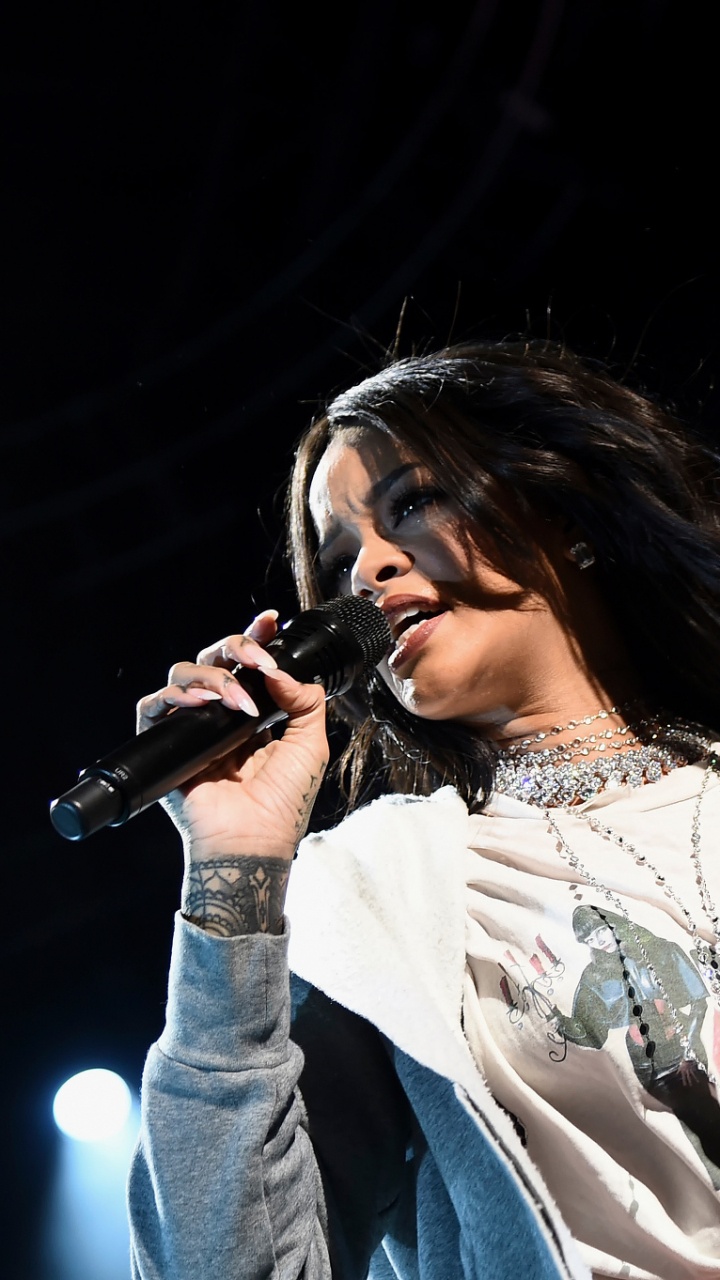 Обои Представление, развлечение, музыка, пение, музыкальный исполнитель в разрешении 720x1280