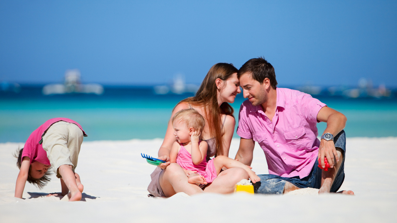 Обои семья, люди, отпуск, забава, пляж в разрешении 1280x720