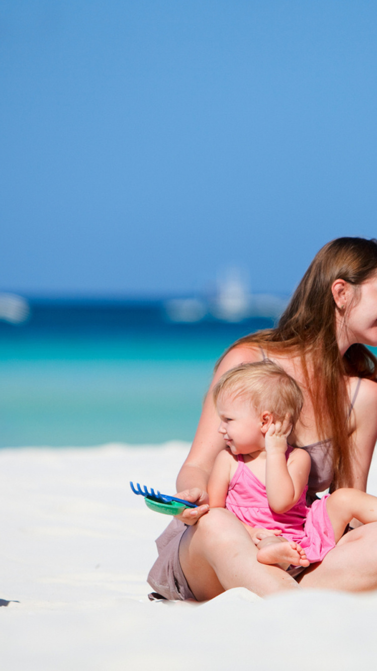 Обои семья, люди, отпуск, забава, пляж в разрешении 750x1334