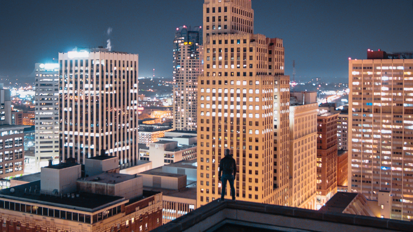 Обои здание, небоскреб, фасад, населенный пункт, город в разрешении 1366x768