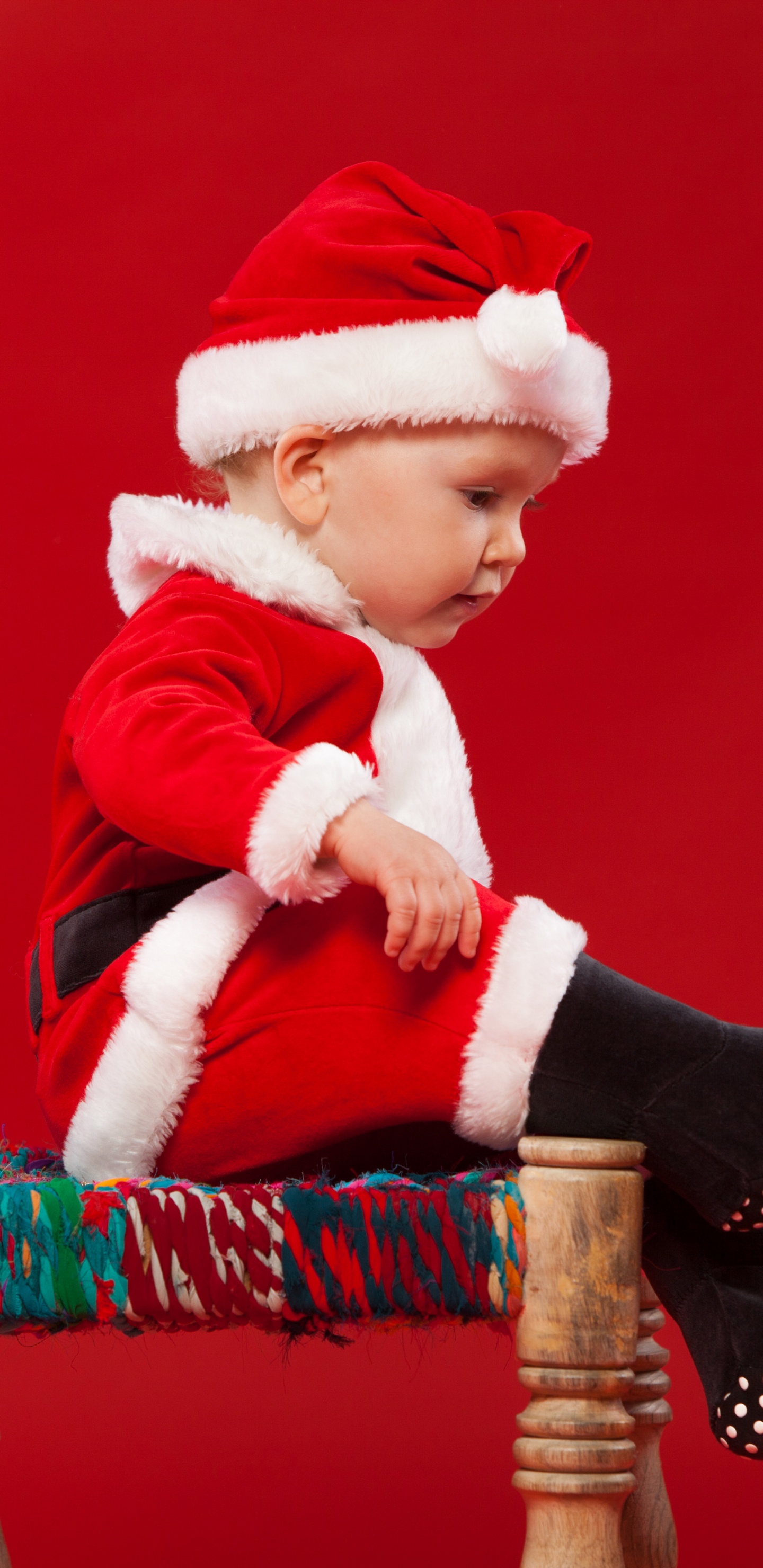 Обои Рождественский день, Санта-Клаус, Новый год, Дед Мороз, красный цвет в разрешении 1440x2960