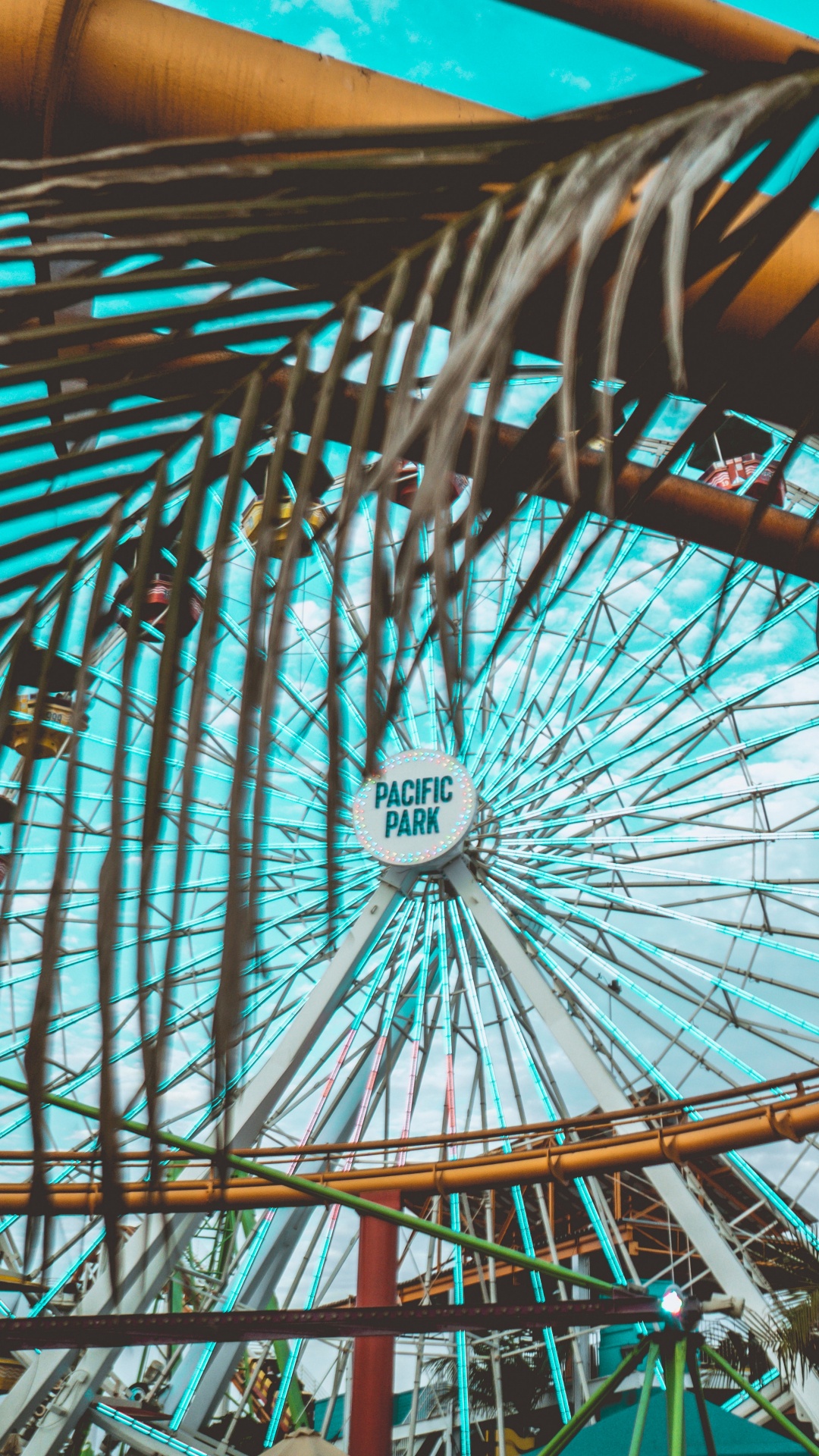 Обои колесо обозрения, парк развлечений, аттракцион, достопримечательность, колесо в разрешении 1080x1920