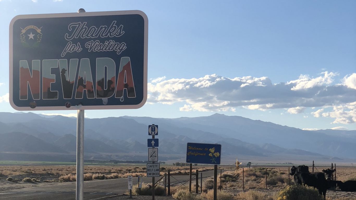 Обои США, Невада, долина смерти, национальный парк долина смерти, облако в разрешении 1366x768