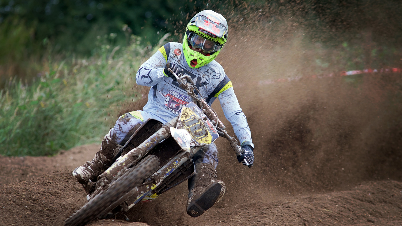 Обои мотокросс, мотоцикл, занятие спортом, гоночный, автоспорт в разрешении 1366x768