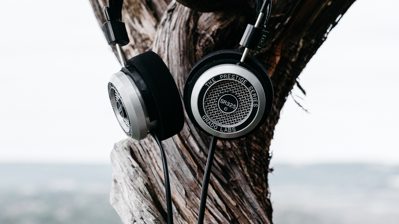 Обои шина, наушники, колесо, драма, звуковое оборудование в разрешении 1280x720